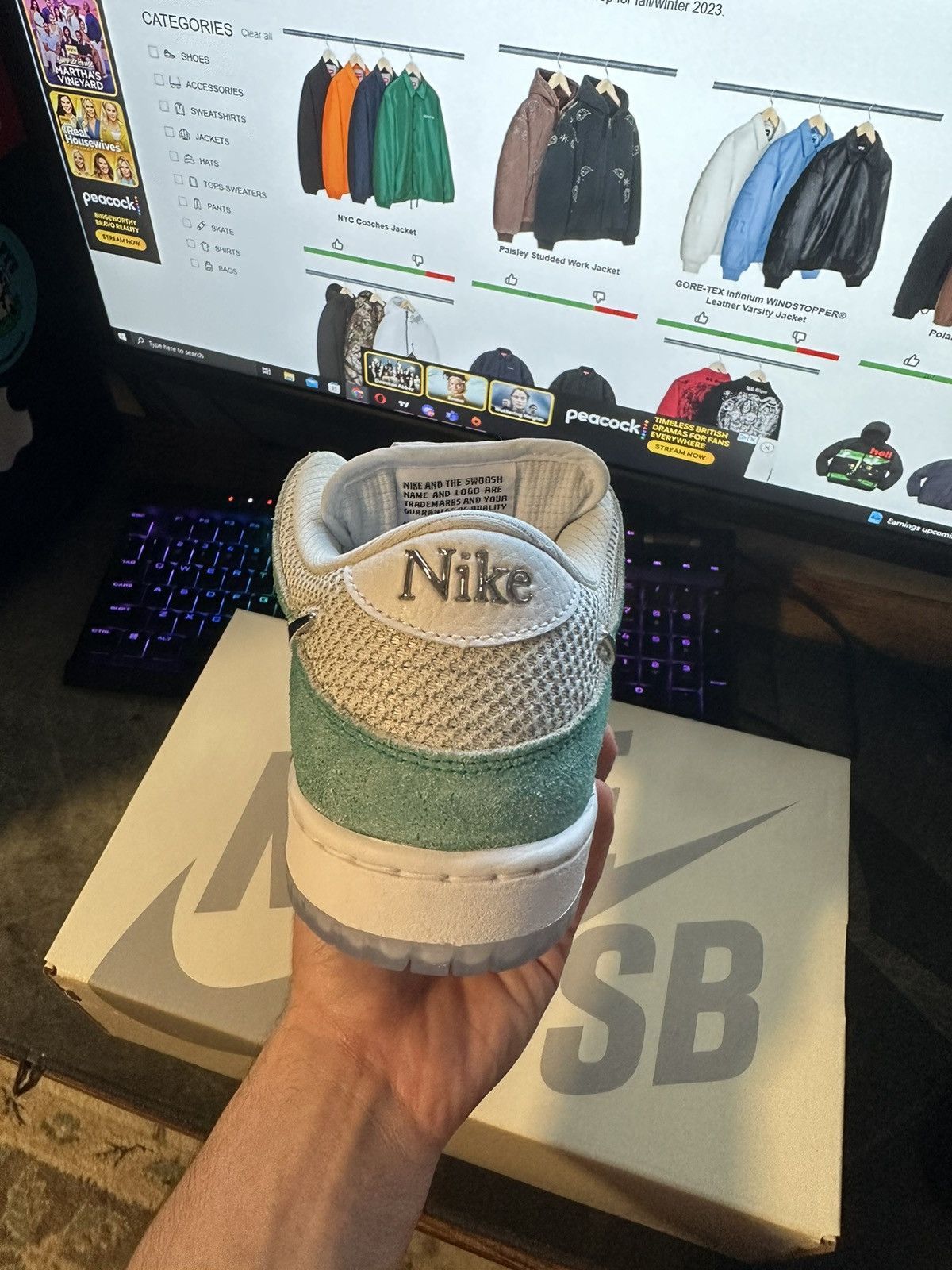 Nike NIKE SB DUNK LOW APRIL SKATEBOARDS Size US 7.5 / EU 40-41 - 9 Thumbnail