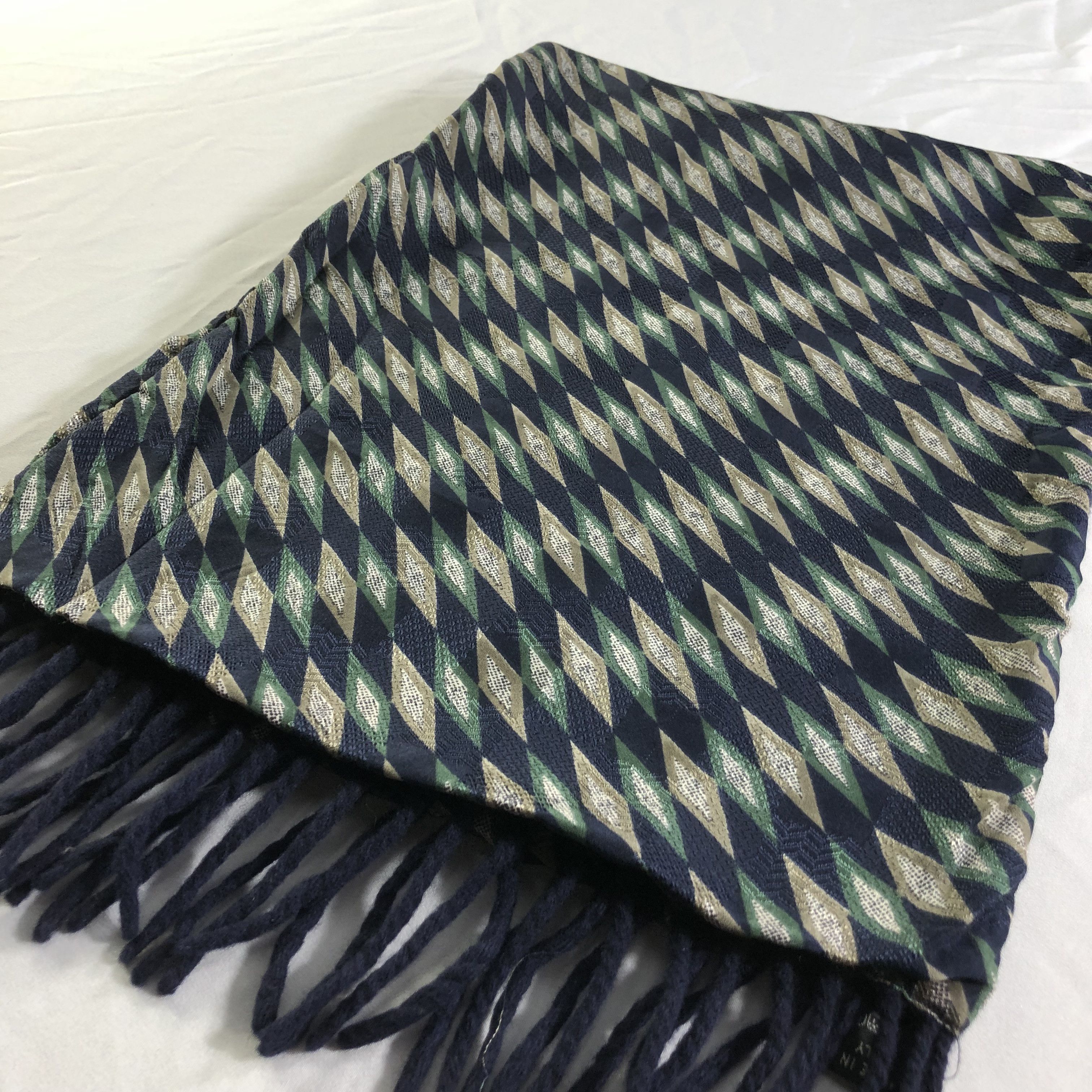 Vintage Luxury Design Silk/Wool Scarf Muffler Neckwear V2232 Size ONE SIZE - 3 Thumbnail