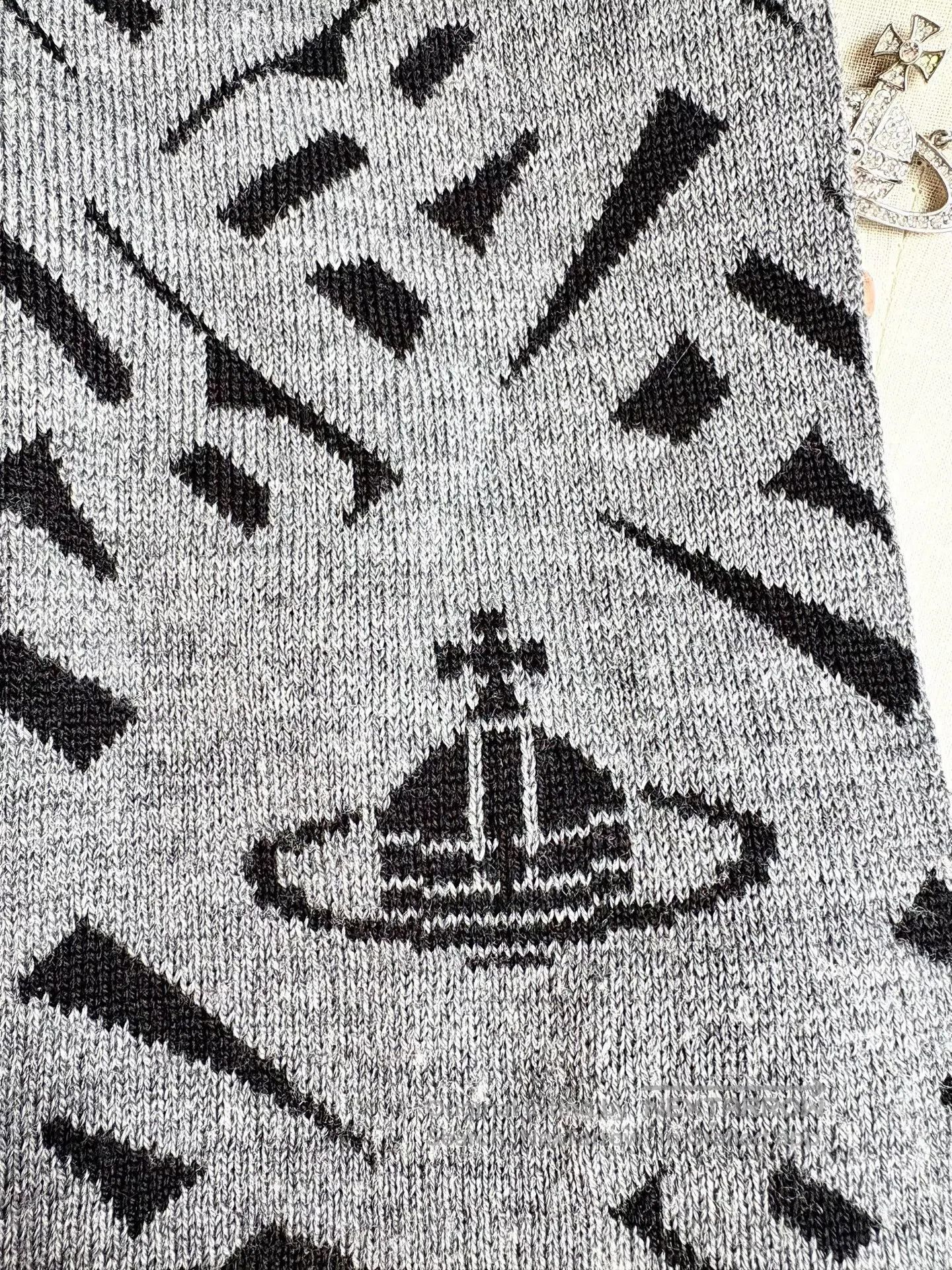 Vivienne Westwood Vivienne Westwood Black Gray Saturn Scarf. Size ONE SIZE - 5 Thumbnail