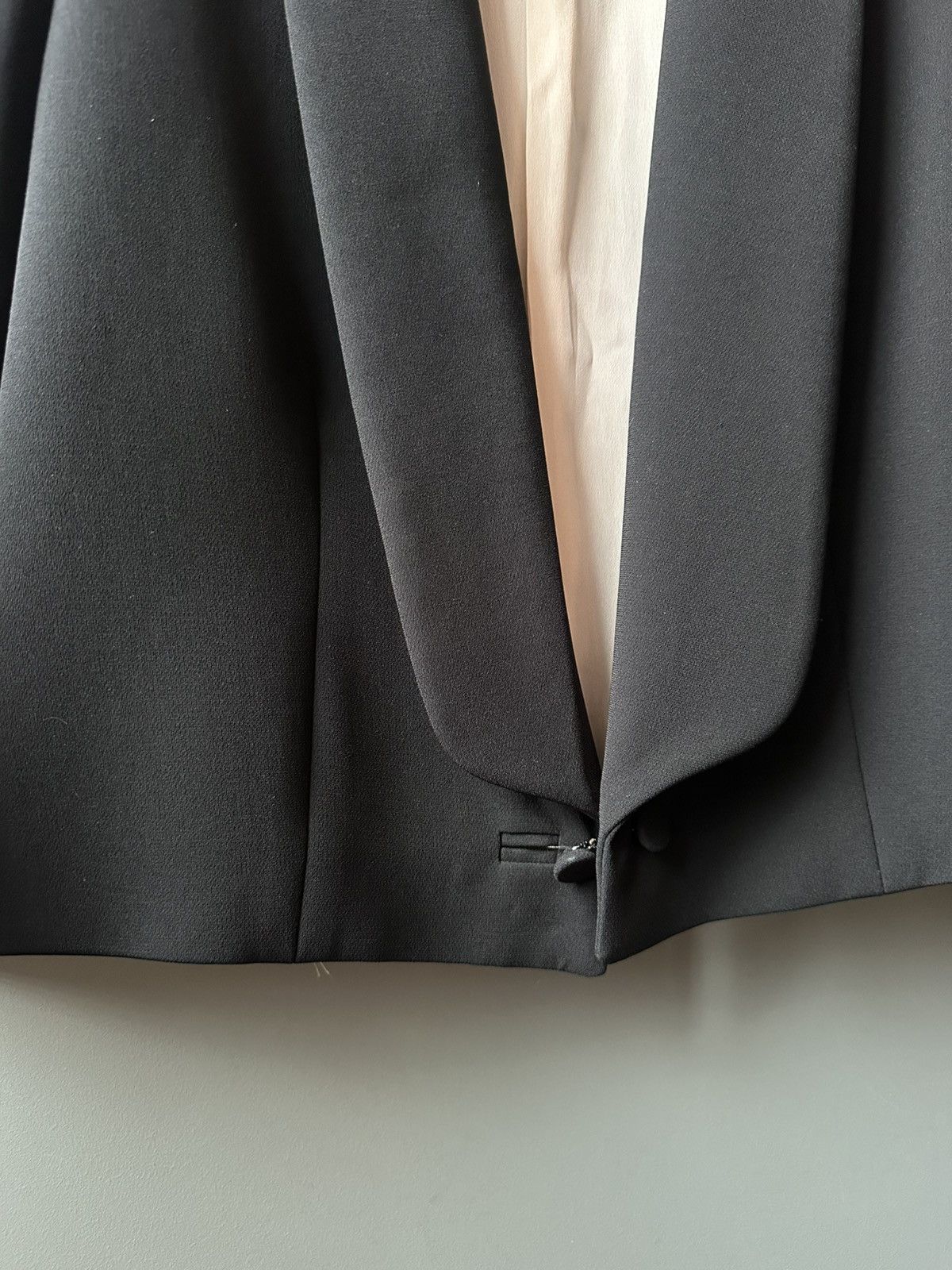 Max Mara Max Mara Cropped Tailored Black Blazer Shawl Lapel Size L / US 10 / IT 46 - 4 Thumbnail