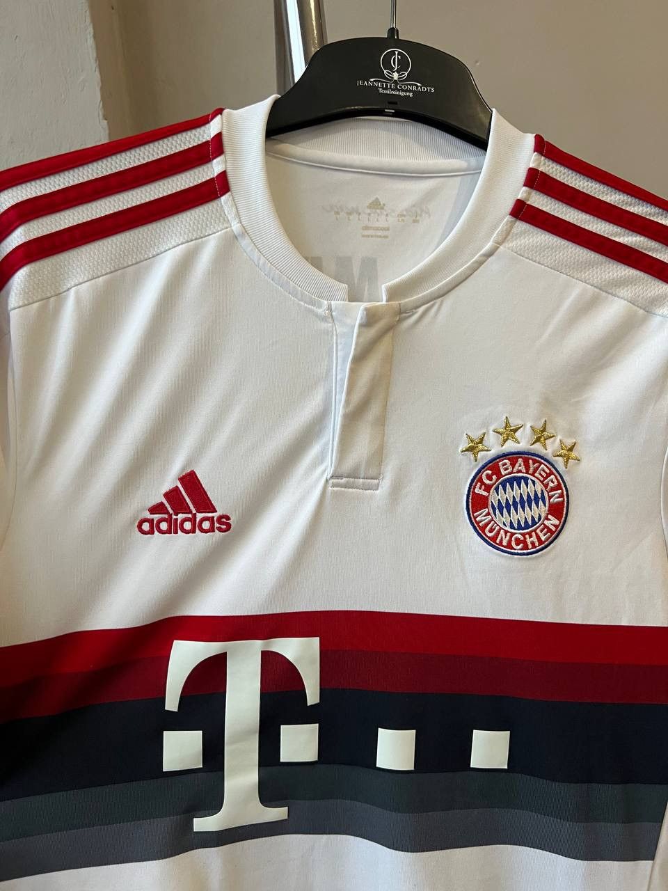 Adidas 2015/16 BAYERN MUNICH AWAY SOCCER JERSEY FOOTBALL SHIRT SZ L Size US L / EU 52-54 / 3 - 6 Thumbnail