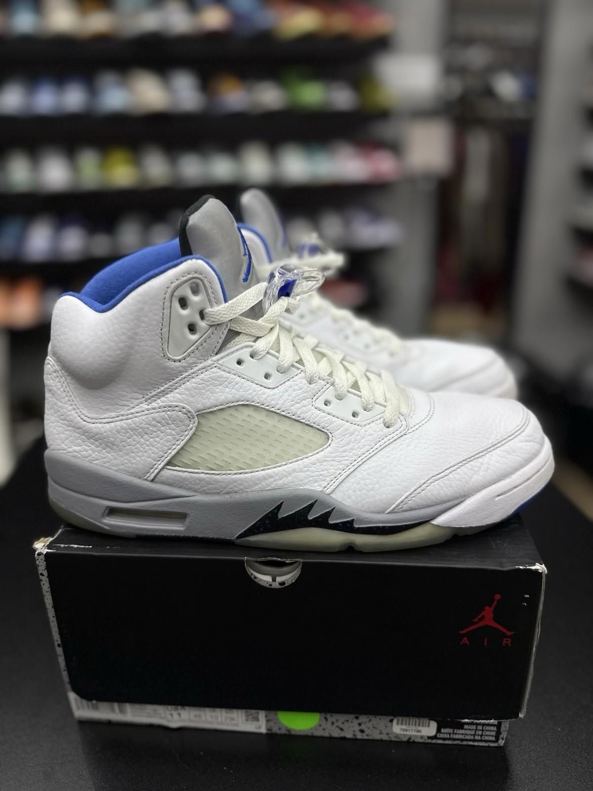 Jordan Brand Nike Air Jordan 5 Retro White Stealth Size 11 DD0587-140 Size US 11 / EU 44 - 1 Thumbnail