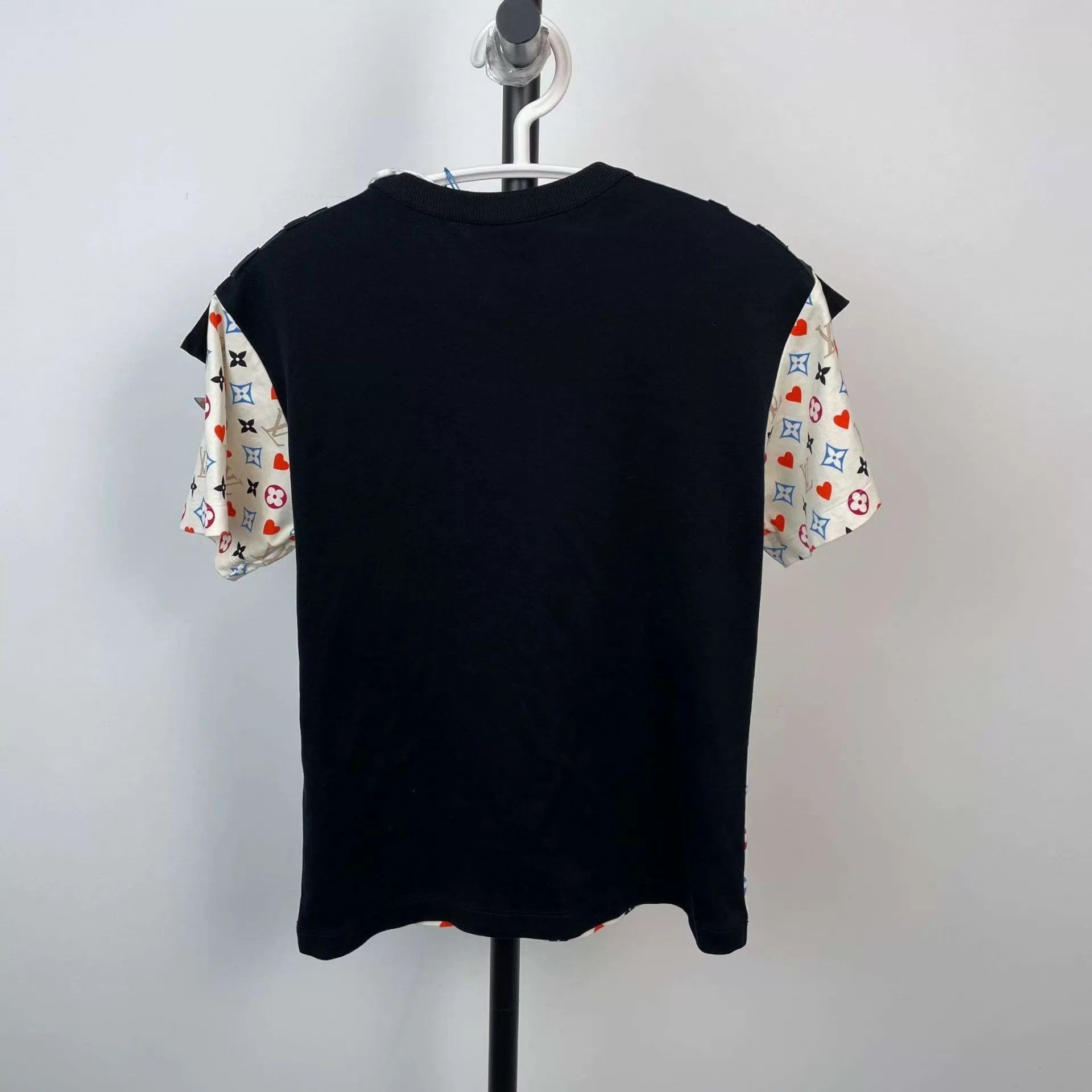 Louis Vuitton LV colorful logo all over print T-shirt XXS Size XXS / US 00 / IT 34 - 3 Thumbnail