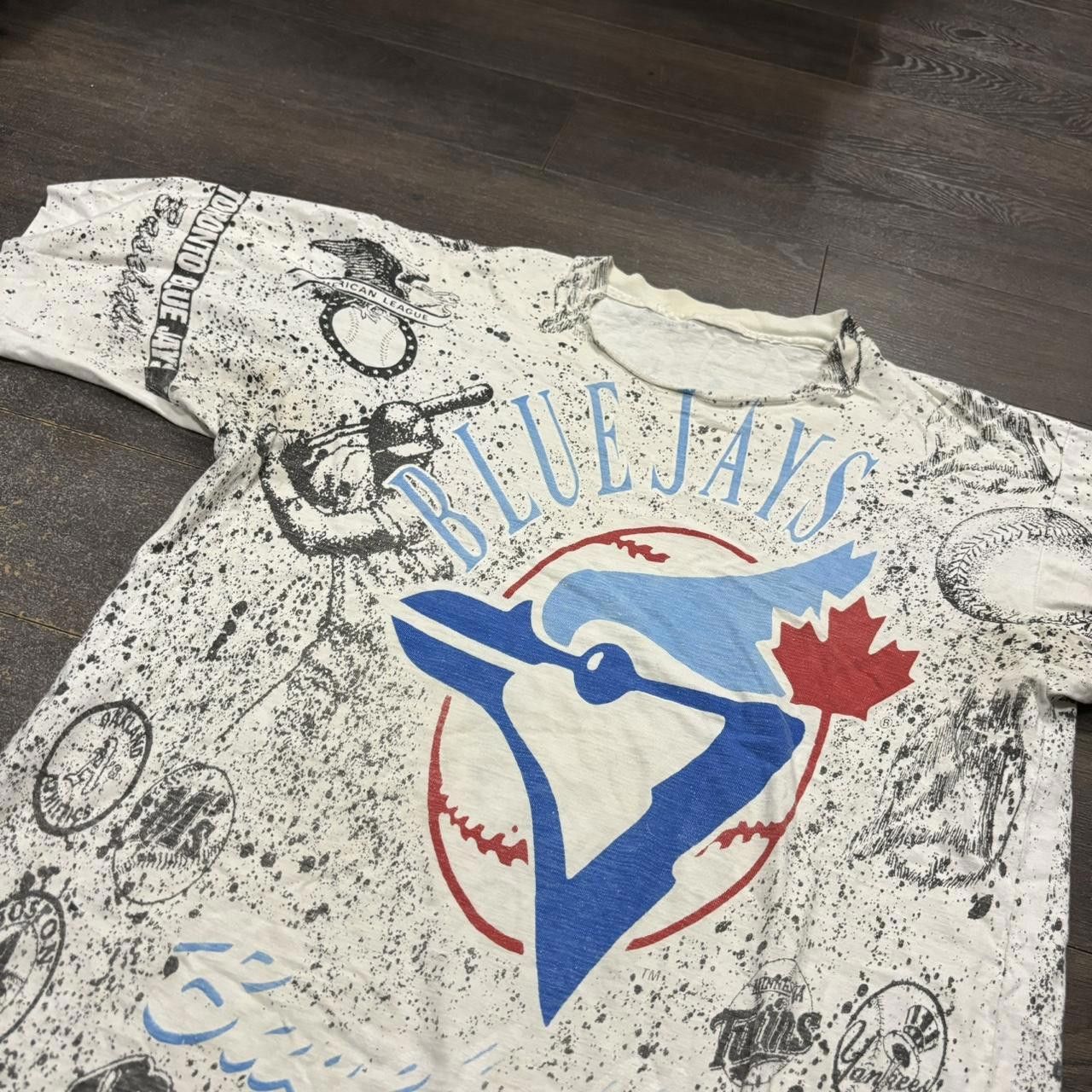 Designer Vintage Toronto Blue Jays All Over Print T Shirt 1992 Medium Size US M / EU 48-50 / 2 - 2 Thumbnail