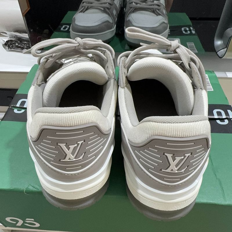 Louis Vuitton Louis Vuitton Classic Trainer Sneakers for Men -2508 Size US 7.5 / EU 40-41 - 3 Thumbnail