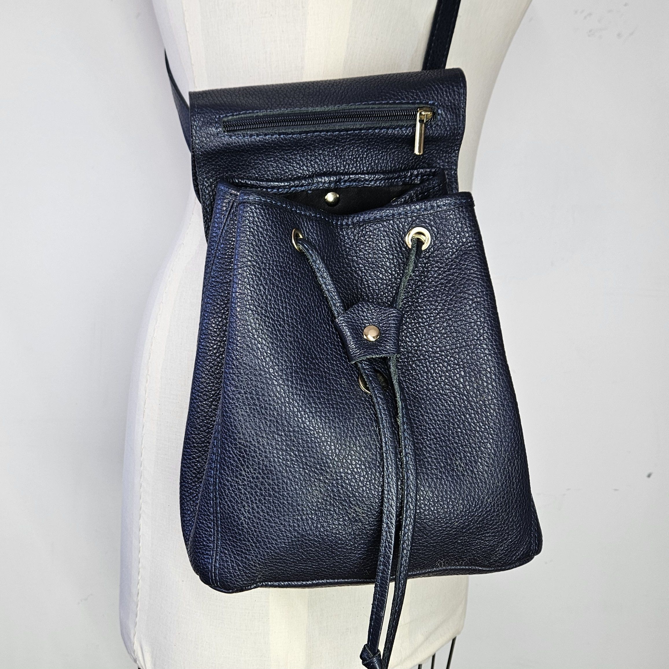 Vera Pelle Vera Pelle 9x10x4.5" Backpack Crossbody Convertible Strap Size ONE SIZE - 9 Thumbnail