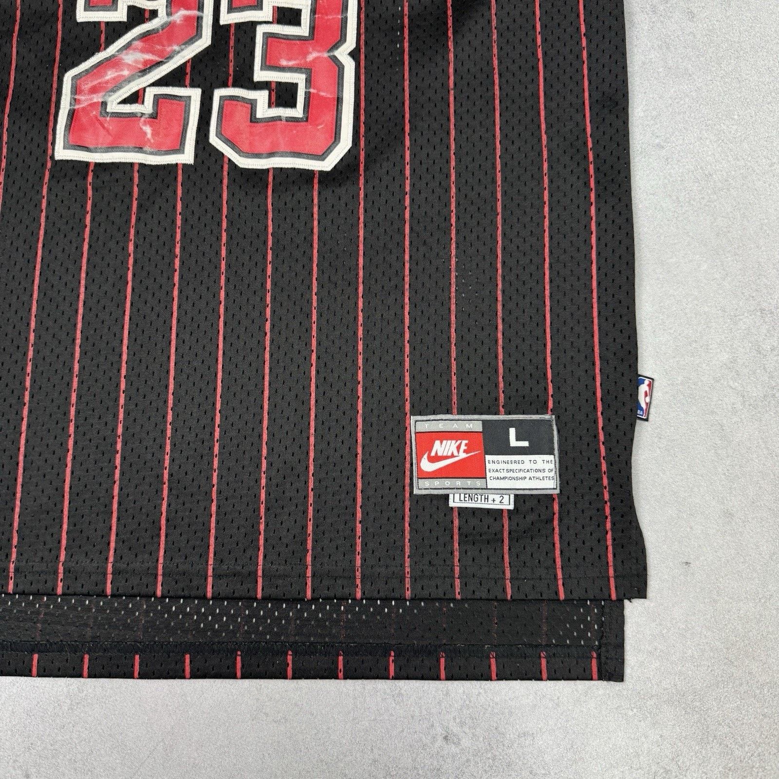 Nike Vintage Nike Chicago Bulls Jersey Air Jordan Men Size L Size US L / EU 52-54 / 3 - 11 Thumbnail