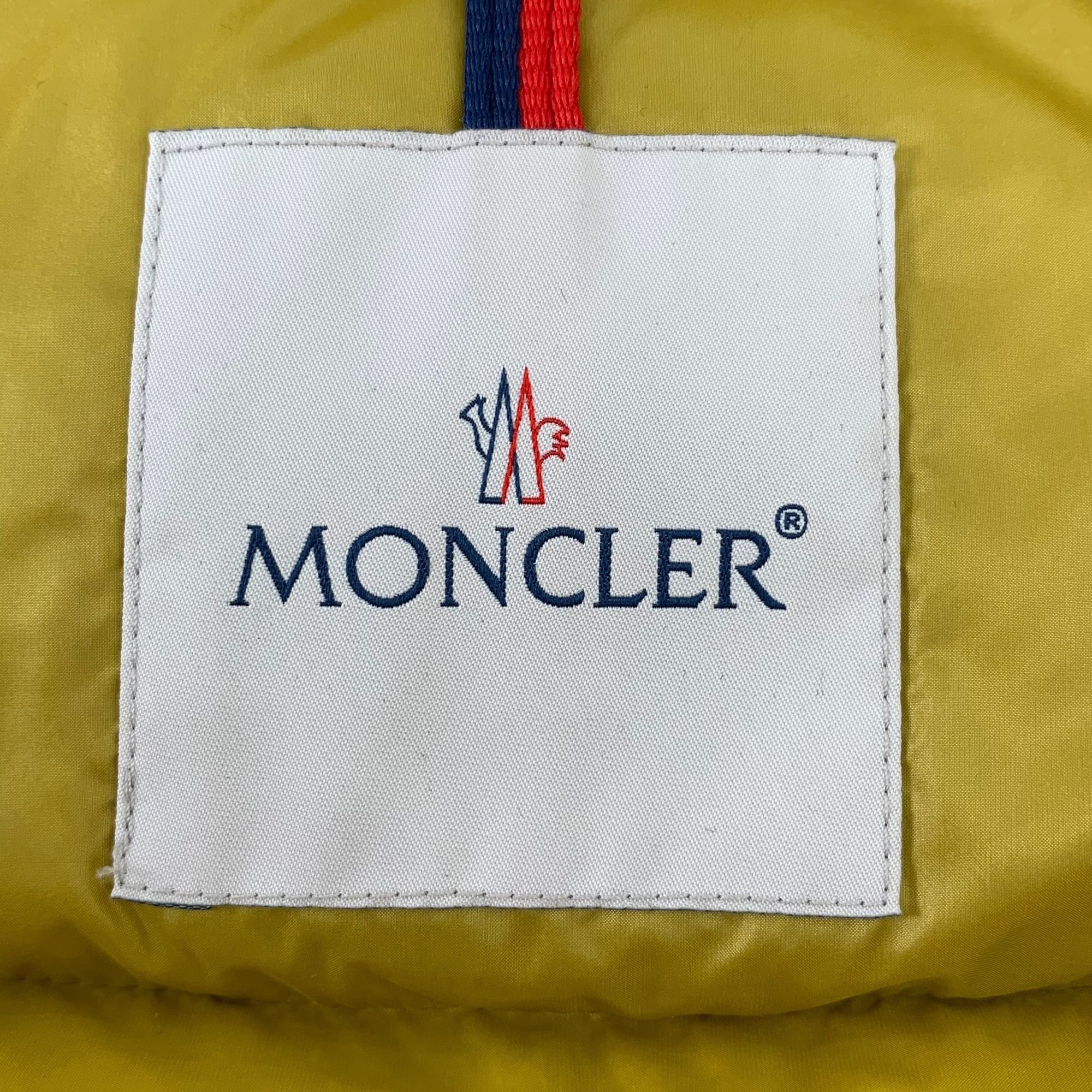 Moncler Moncler Serin Series Yellow Hooded Down Jacket W/ Drawstring Size XS / US 0-2 / IT 36-38 - 2 Thumbnail