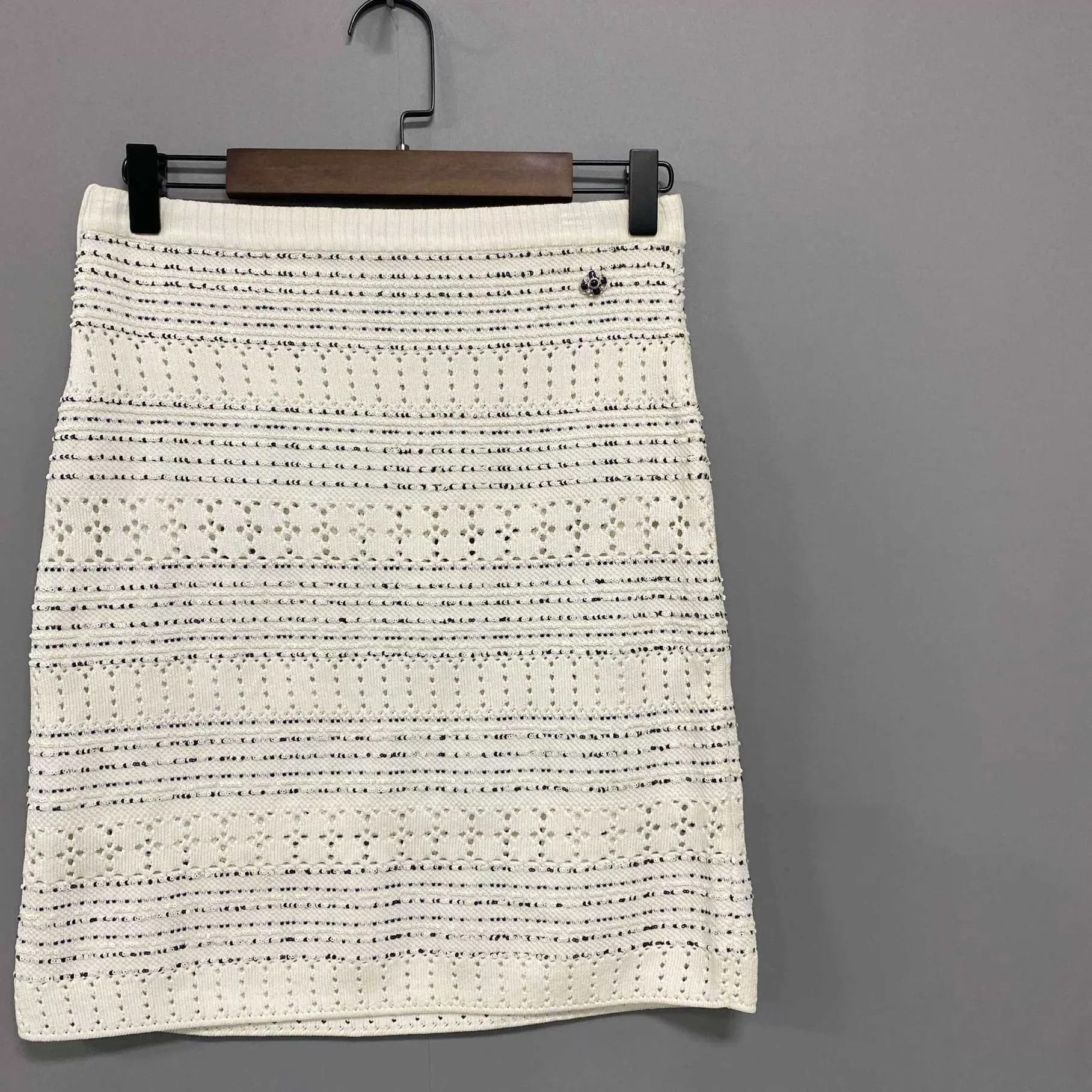 Chanel Chanel White Stripe Openwork Knit Dress Women's 36 Size XS / US 0-2 / IT 36-38 - 2 Thumbnail