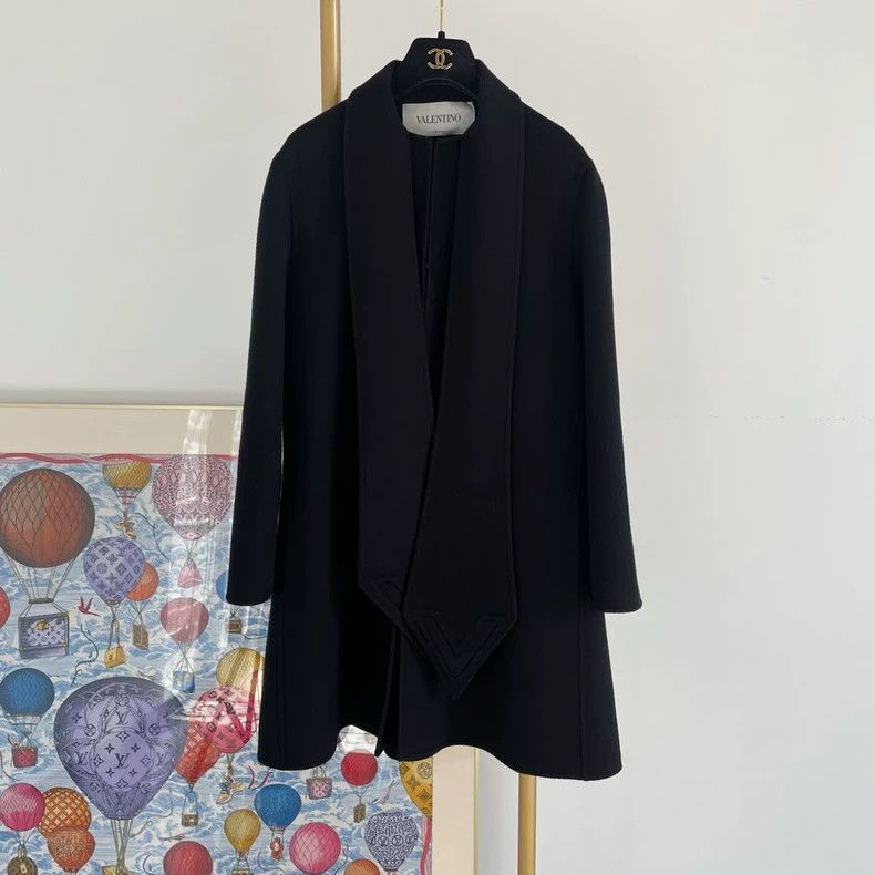 Valentino Valentino Black sheep wool coat Size XXS / US 00 / IT 34 - 1 Thumbnail
