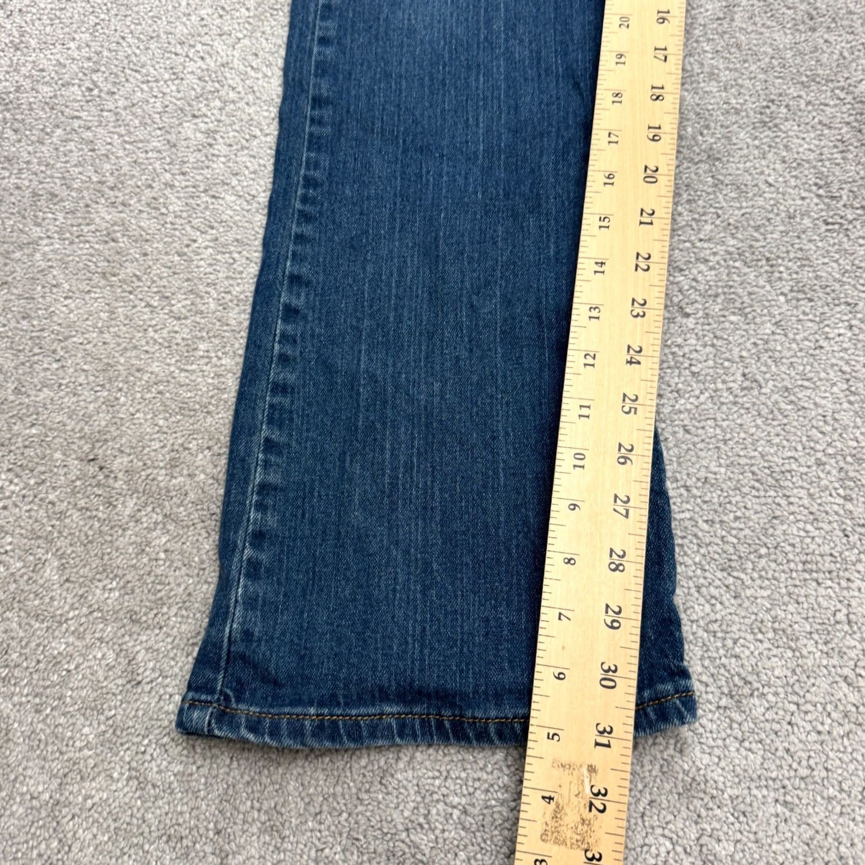 Levi's Levi's 515 Bootcut Jeans Womens 10M Medium Blue Cotton Denim Regular 34 Inseam 31 in 5-Pocket Stretch Casual City Streetwear Mens Womens Girls Size 32" / US 10 / IT 46 - 3 Thumbnail