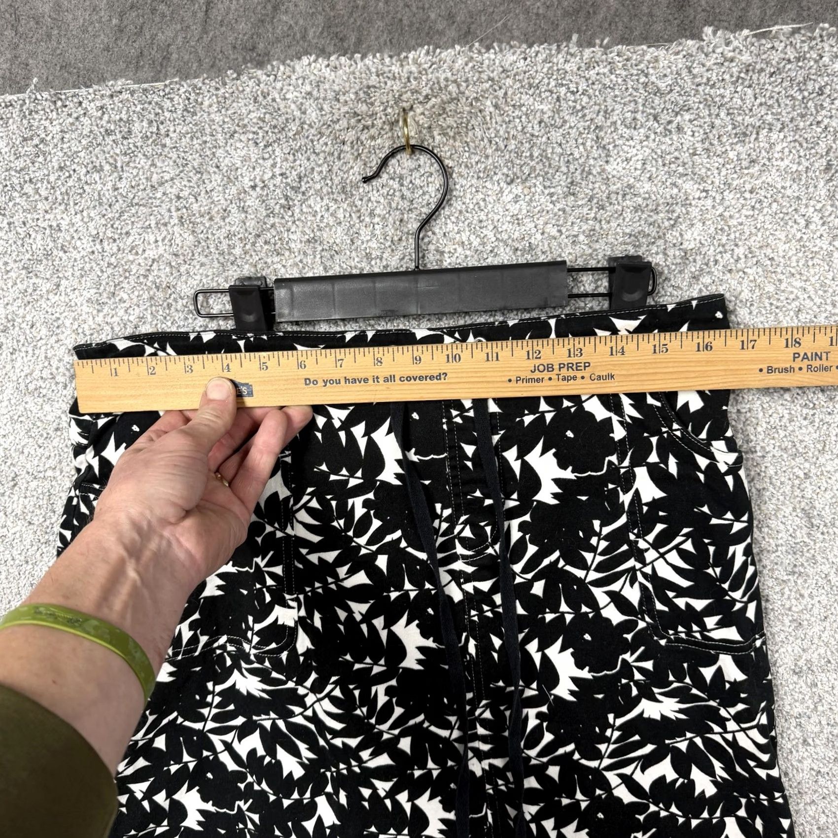 Denim & Co. Denim & Co. Skirt Pencil 1X Plus Size Black White Floral Midi Elastic Waist Pockets Bohemian Gothic Coastal Spring Summer Womens Size 40" / US 18 - 2 Thumbnail