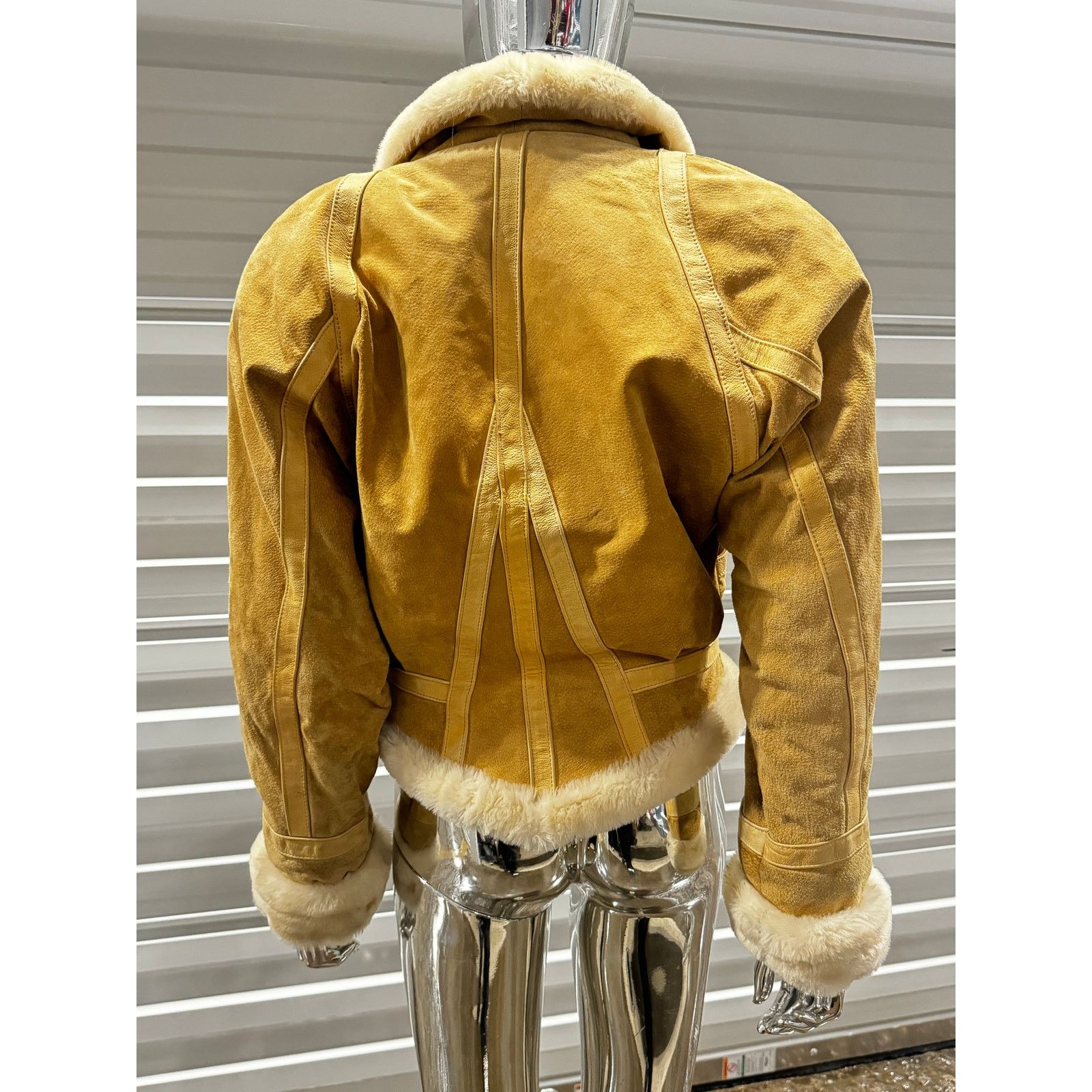 Vintage Cream Shearling Cropped Leather Jacket Size M / US 6-8 / IT 42-44 - 2 Thumbnail