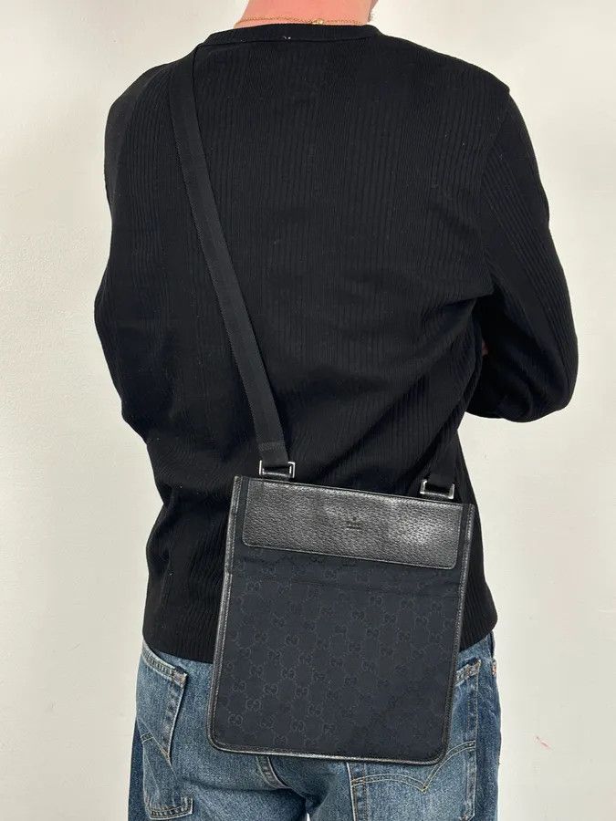 Gucci SS2003 Gucci Black Canvas Monogram Crossbody Bag Size ONE SIZE - 3 Thumbnail