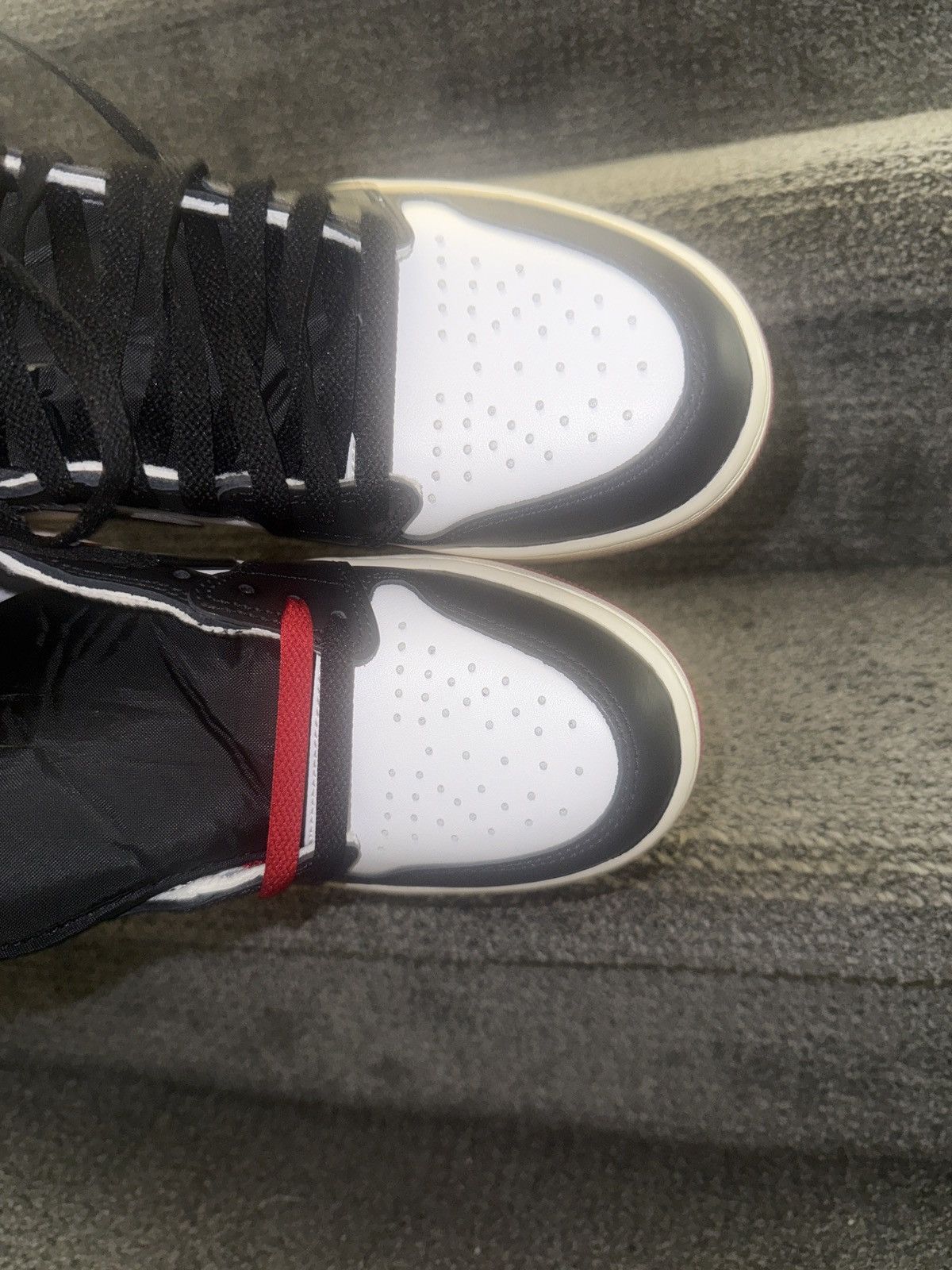 Jordan Brand Air Jordan 1 Retro High OG ‘Black Toe Reimagined’ Size US 9 / EU 42 - 4 Thumbnail