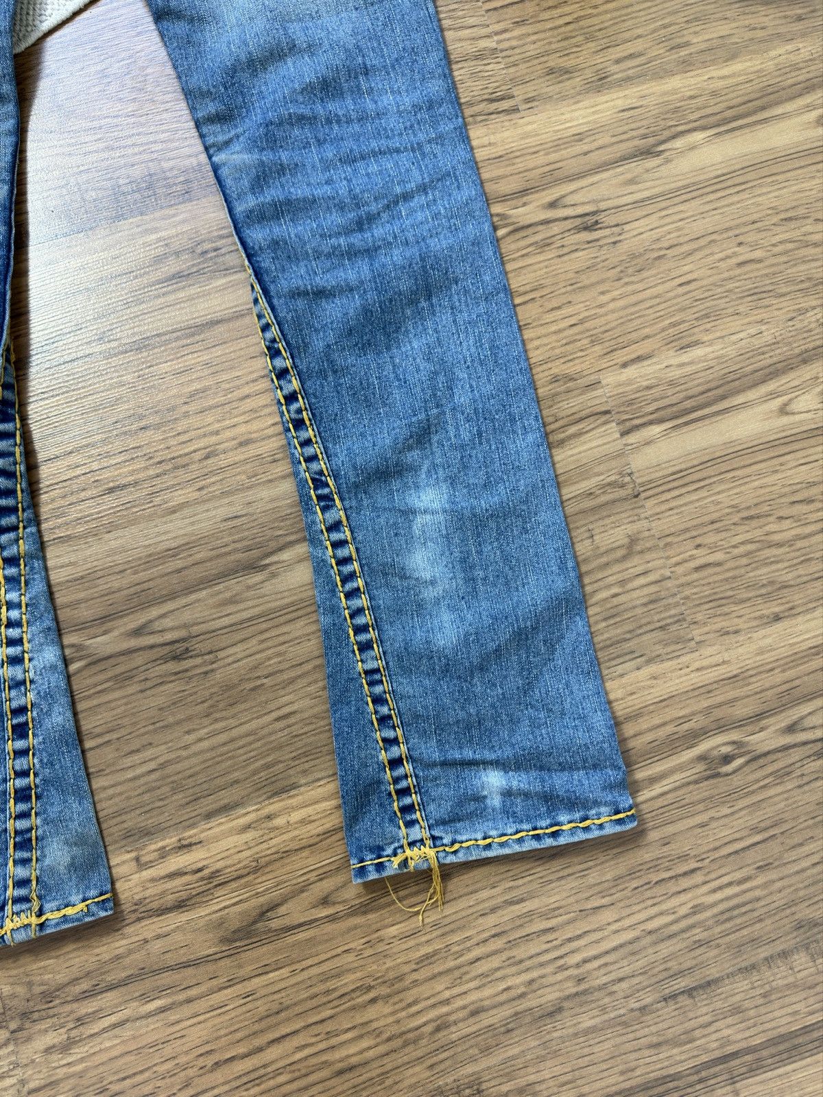 True Religion TRUE RELIGION DENIM CONTRAST STITCH JEANS SKINI PANTS Size 25" / US 0 / IT 36 - 9 Thumbnail