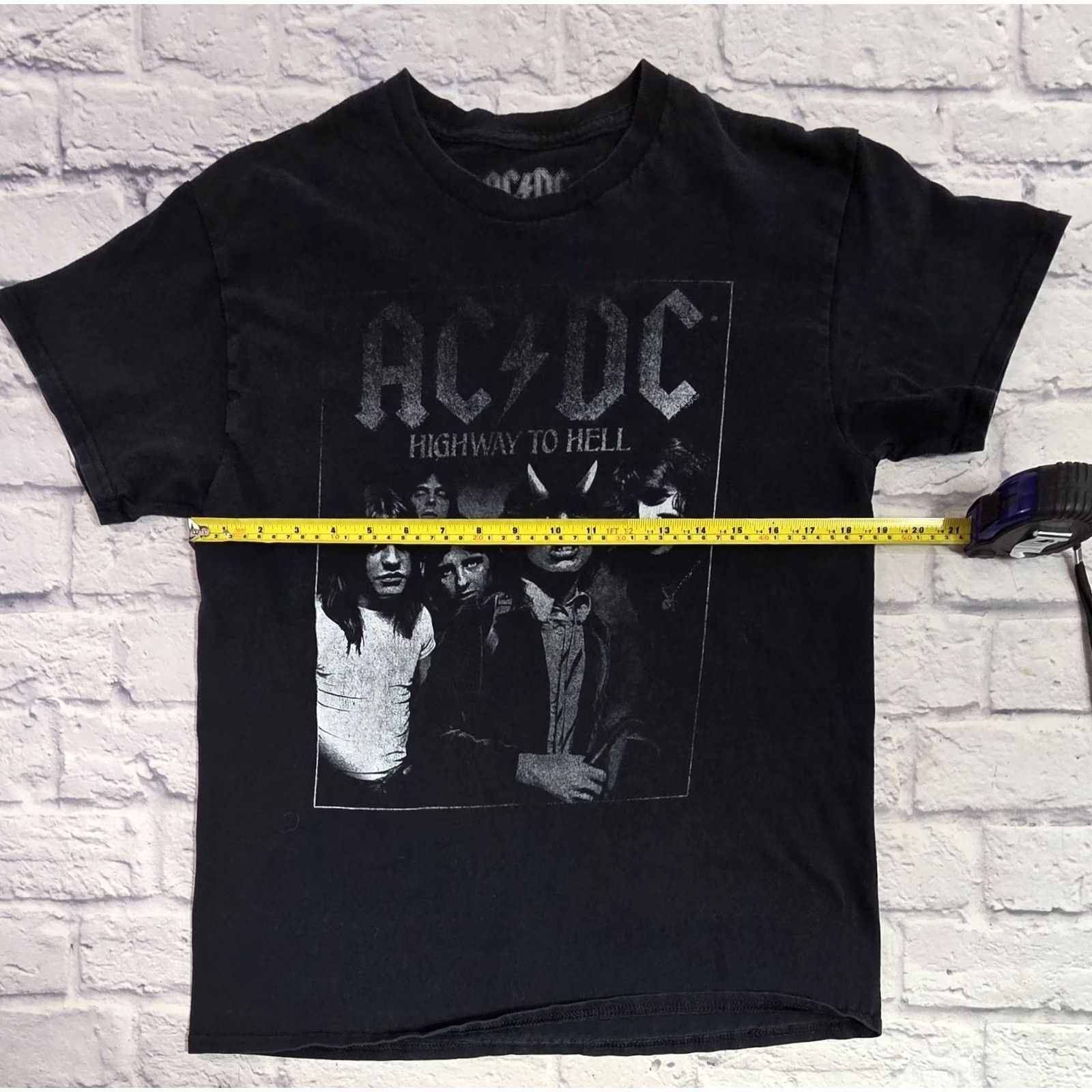 Vintage AC/DC Highway To Hell Black T-shirt Men M EUC Size Medium Brand M & M Shirt Size US M / EU 48-50 / 2 - 4 Thumbnail