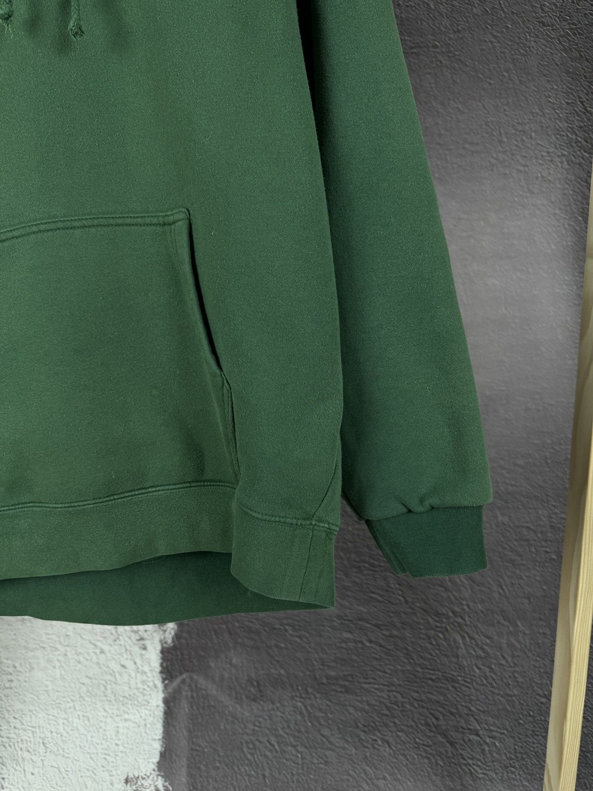 Pleasures Pleasures Sex and Violence vintage big logo hoodie Size US M / EU 48-50 / 2 - 9 Thumbnail