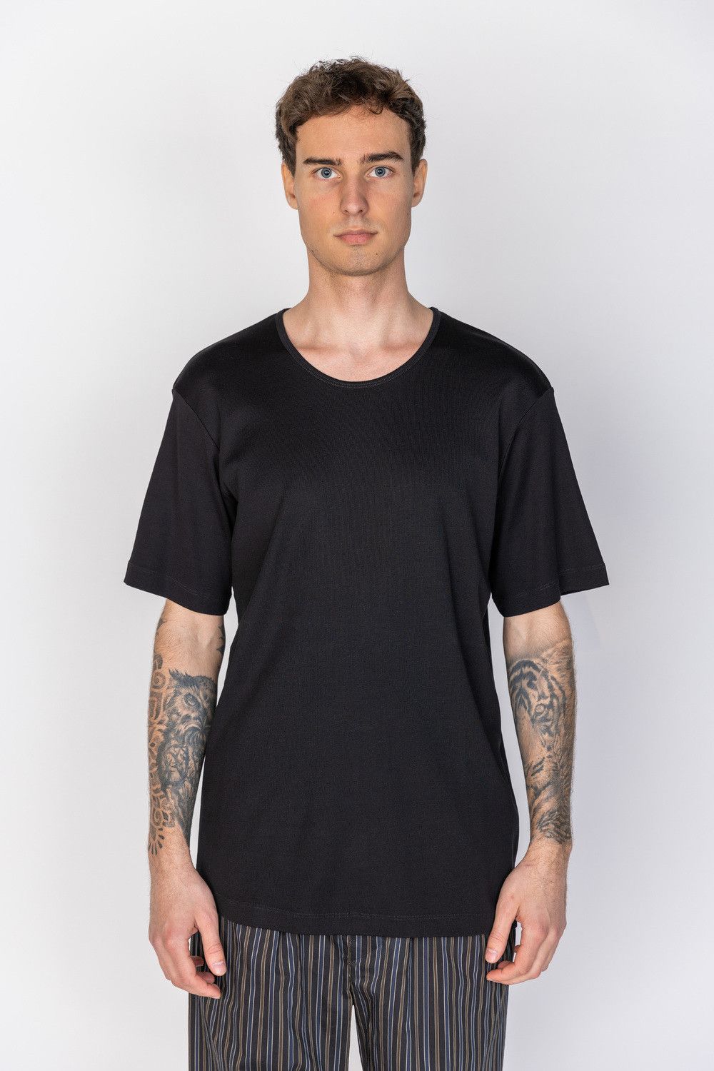 Lemaire o1s22i1n1024 Wide Round Neck T-Shirt in Black Size US M / EU 48-50 / 2 - 1 Thumbnail