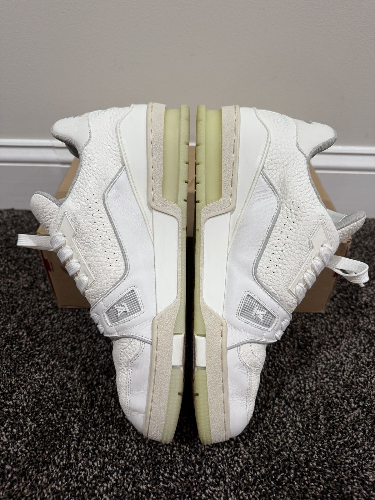 Louis Vuitton Louis Vuitton x Virgil All White #54 Low Top Trainer Sneaker Size US 9 / EU 42 - 6 Thumbnail
