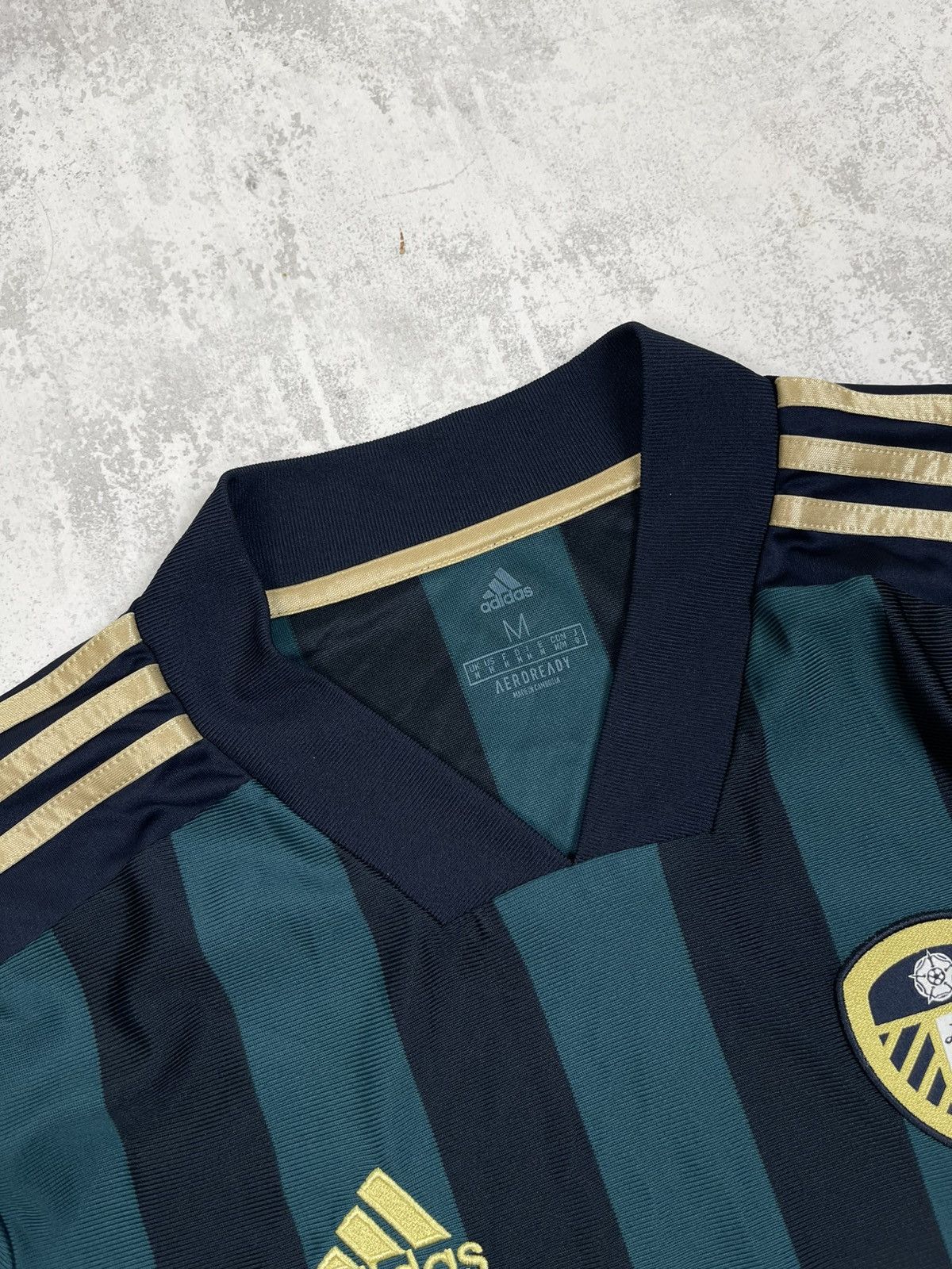 Adidas 2020/21 Leeds United Away Jersey — Bold Striped Adidas Kit Size US M / EU 48-50 / 2 - 3 Thumbnail