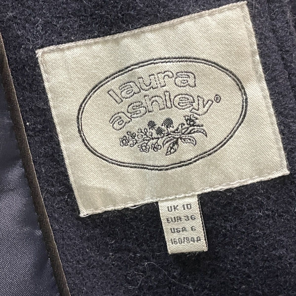 Designer × Laura Ashley Vintage Laura Ashley Wool Long Coat Size M / US 6-8 / IT 42-44 - 13 Thumbnail