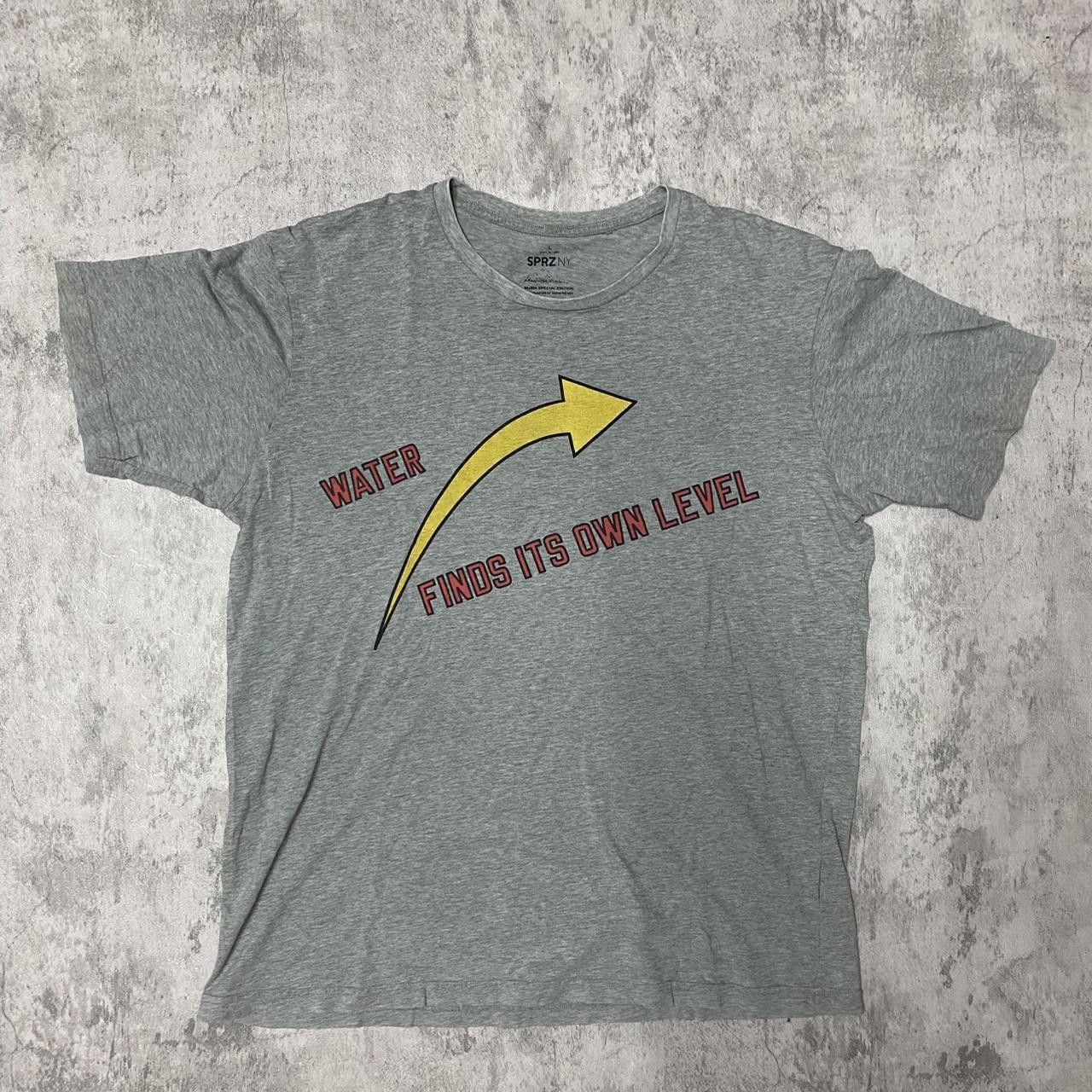 Other Grey graphic t-shirt with yellow arrow, Size US L / EU 52-54 / 3 - 1 Thumbnail