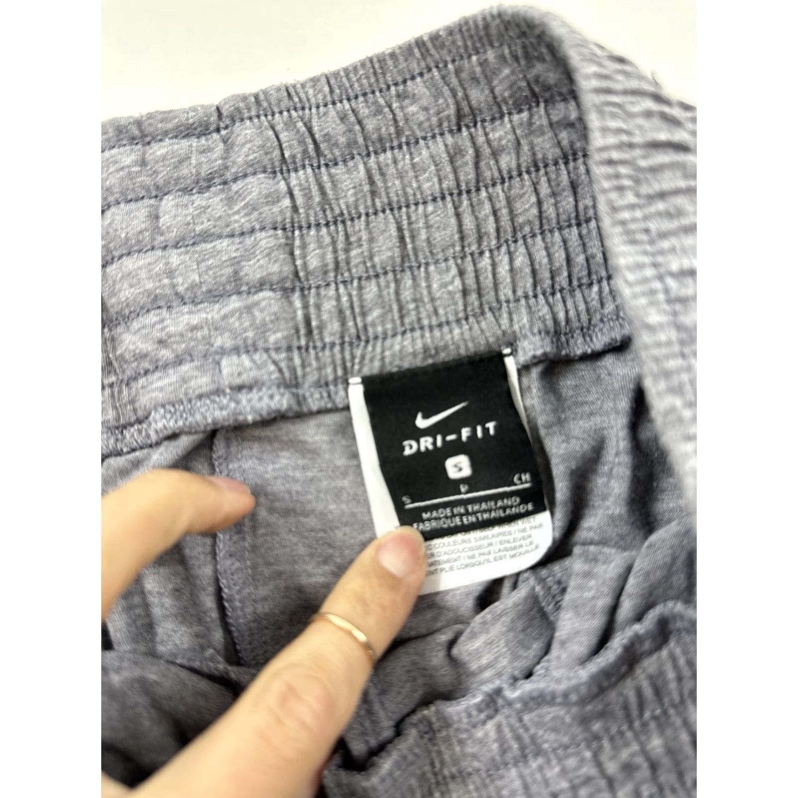 Nike Nike Shorts Women S Grey Dri Fit Training Athletic Elastic Waist Cross Training Gym Soccer Running Jogging Colorful Logo 90s? Size 28" / US 6 / IT 42 - 4 Thumbnail