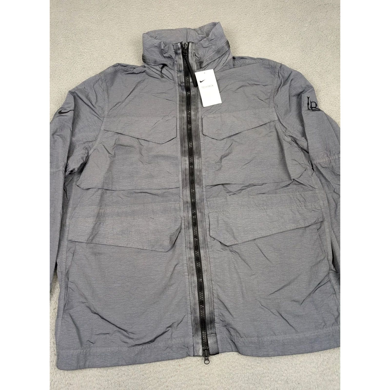 Nike Nike Tech Pack Jacket Mens XL Gray Packable Hood Full Zip Nylon Long Beach LB Size US XL / EU 56 / 4 - 2 Thumbnail