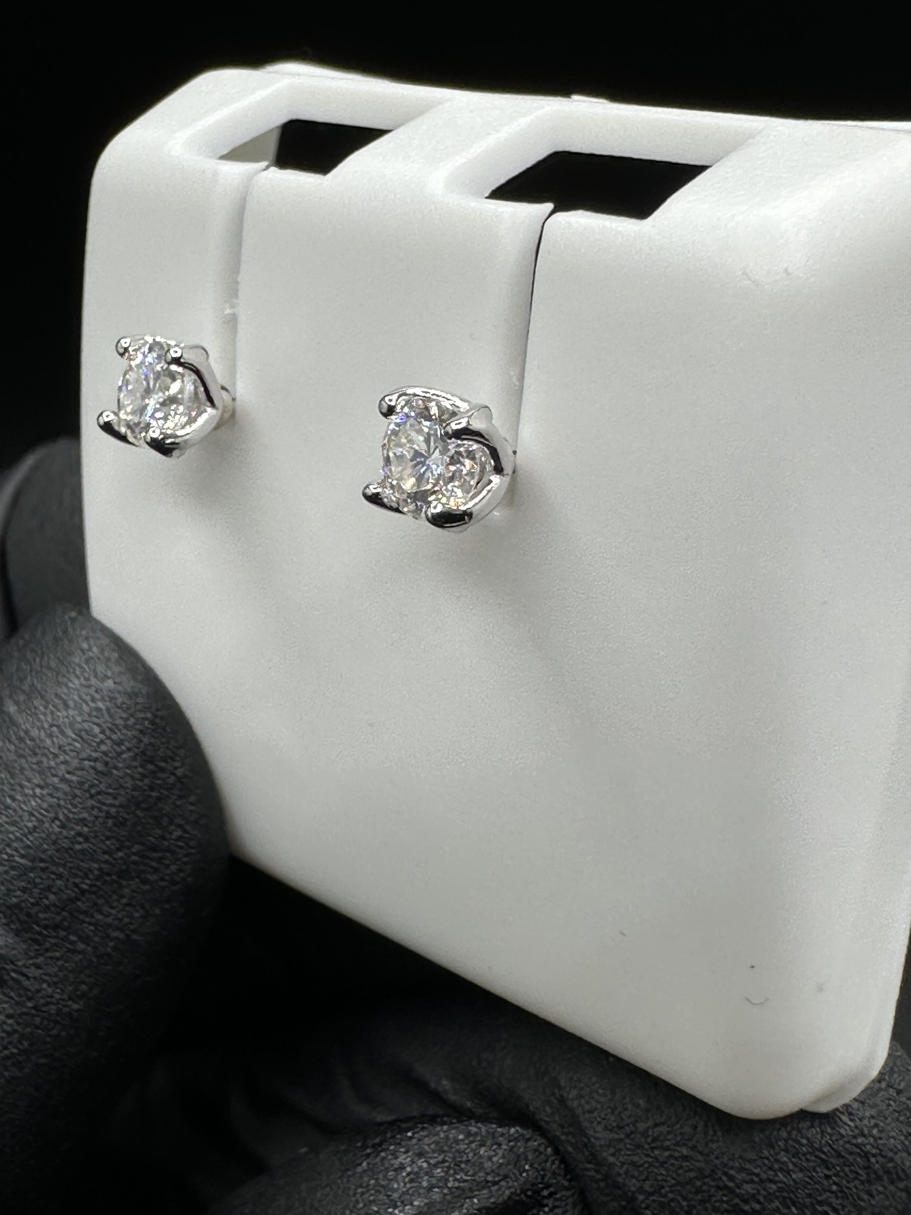 Jewelry MOISSANITE STUD SCREW BACK EARRINGS Size ONE SIZE - 3 Thumbnail