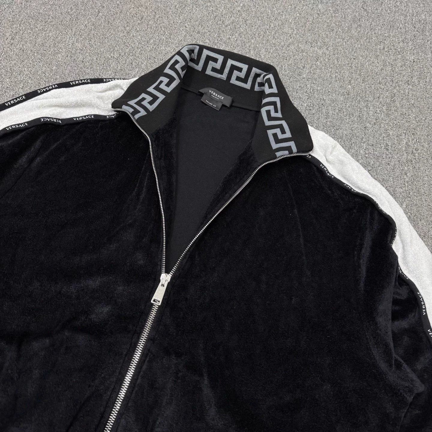 Versace Versace Greek Key velvet jacket XL 99 New Size US XL / EU 56 / 4 - 3 Thumbnail