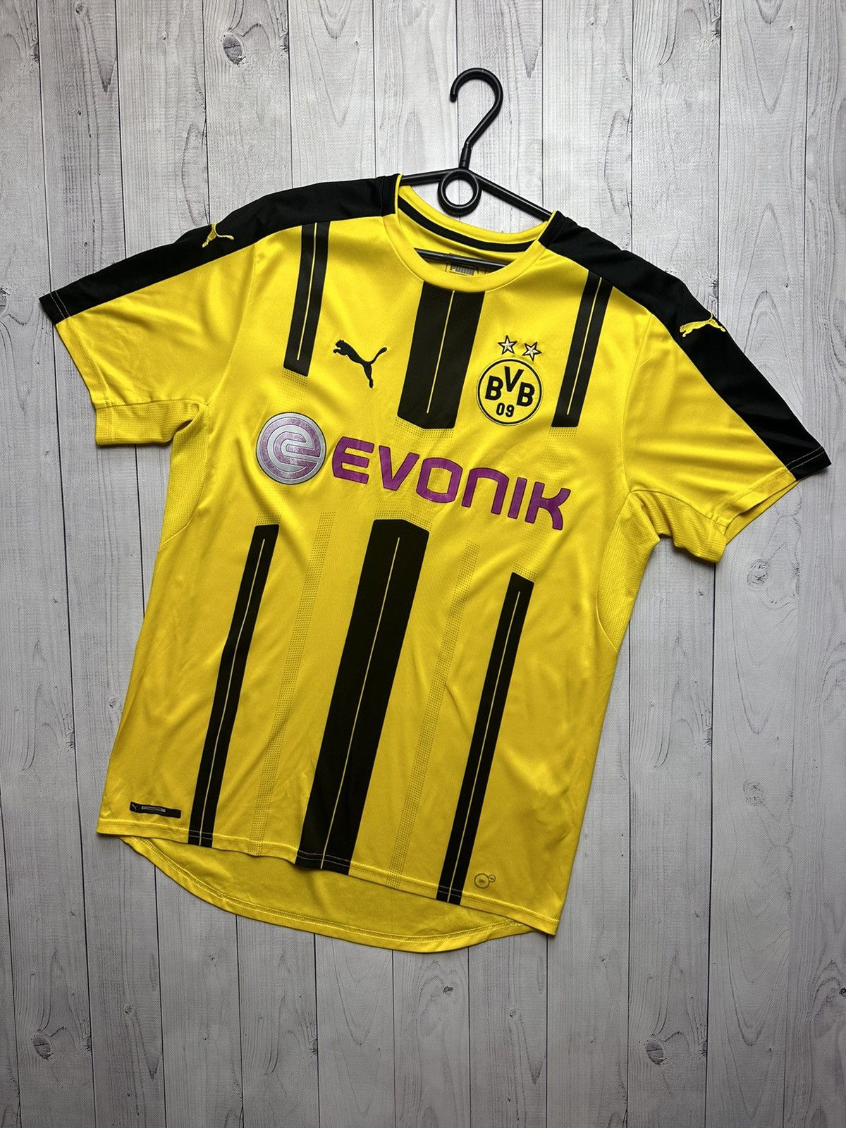 Puma × Vintage Vintage borussia Dortmund soccer jersey 11 Reus rare size L Size US L / EU 52-54 / 3 - 2 Thumbnail