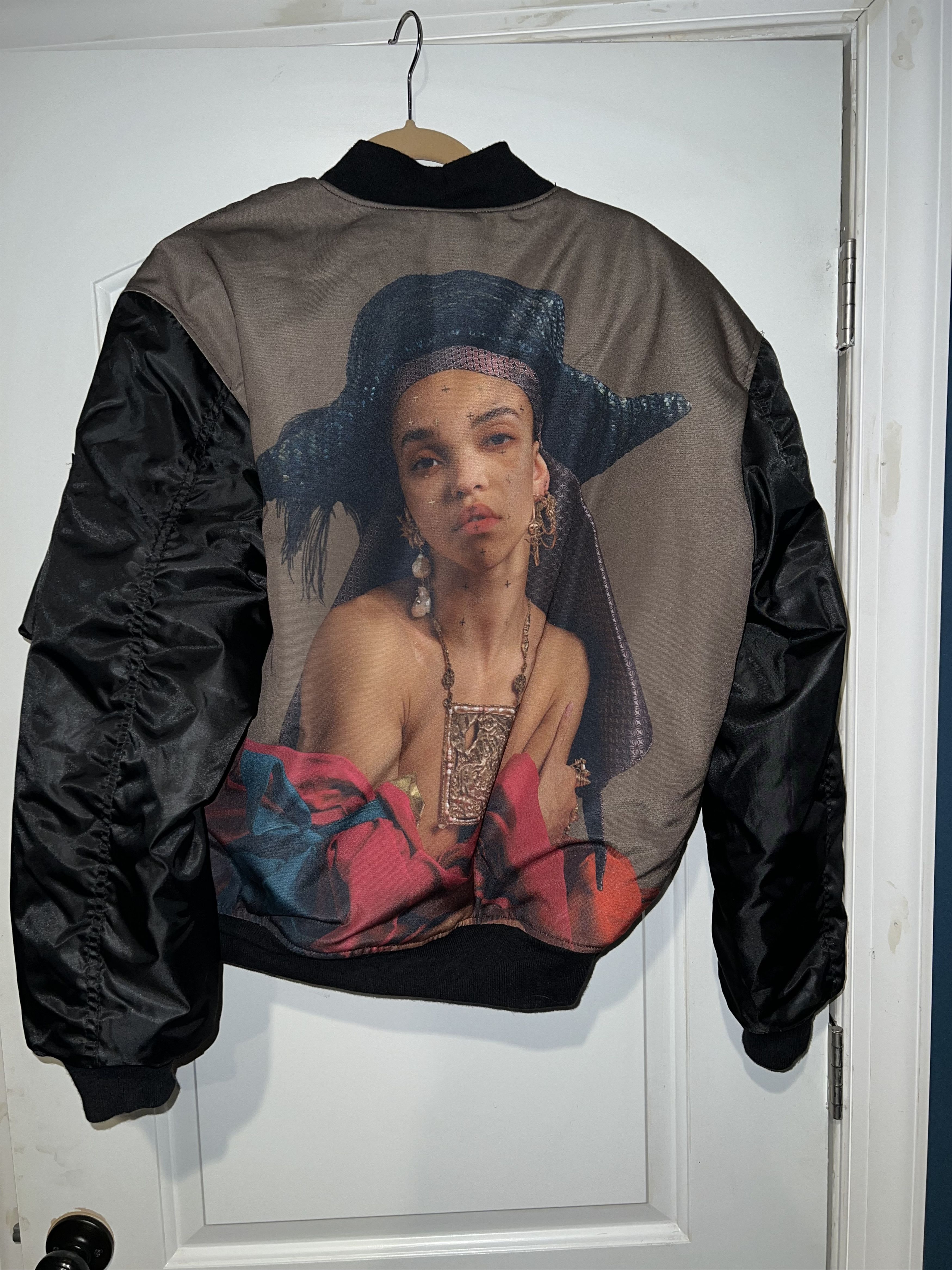 Other Rare FKA twigs Magdalene tour bomber jacket Size US L / EU 52-54 / 3 - 2 Thumbnail