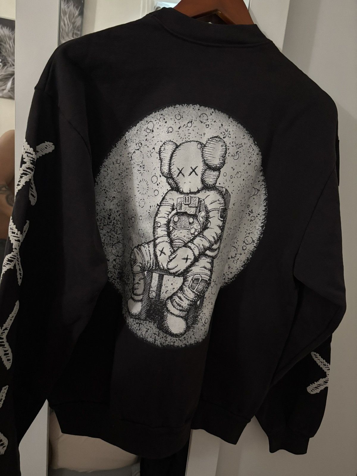 Kaws × Kid Cudi Kaws for Kid Cudi Moon Man Sweatshirt Size US M / EU 48-50 / 2 - 3 Thumbnail