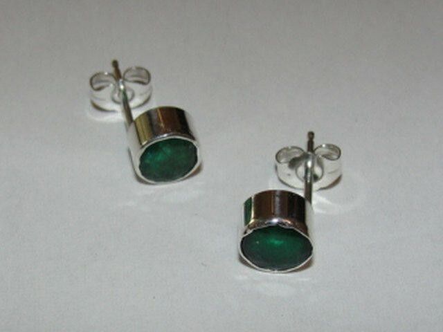 Designer Sterling Faceted Emerald Bezel Set Earrings Birthstone May Size ONE SIZE - 2 Thumbnail