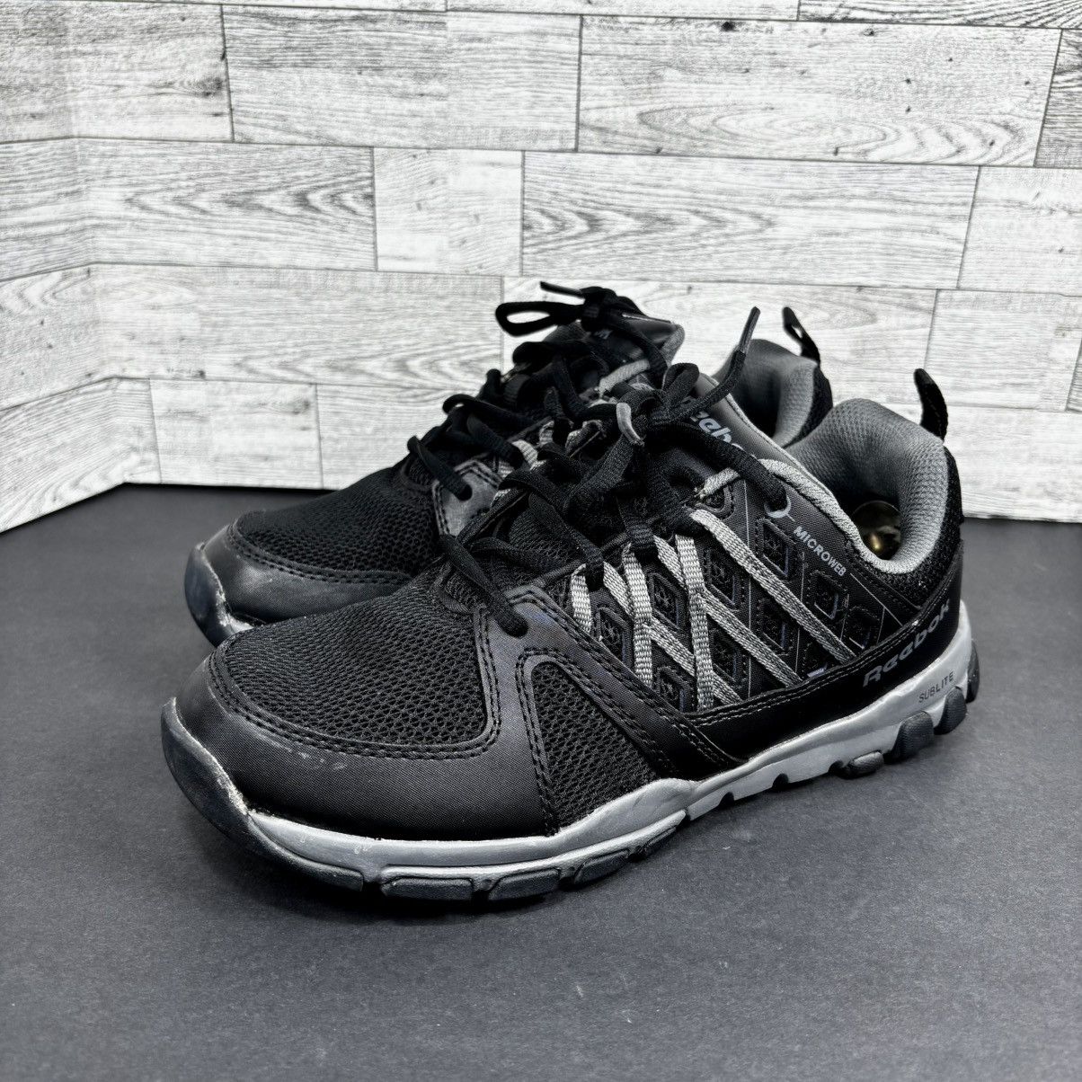 Reebok REEBOK MEN'S ATHLETIC SHOE BLACK WITH GREY TRIM RB4015 Size US 7 / EU 40 - 1 Thumbnail