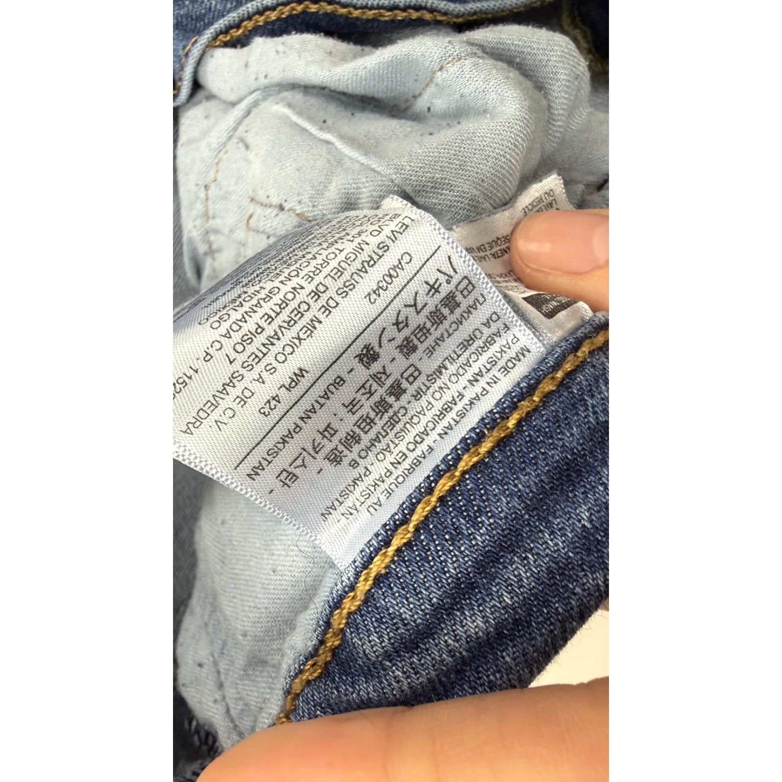 Levi's Levi's Jeans Mens 40x32 Blue Denim Straight Leg Medium Wash Zip Fly 00505 Size US 40 / EU 56 - 3 Thumbnail
