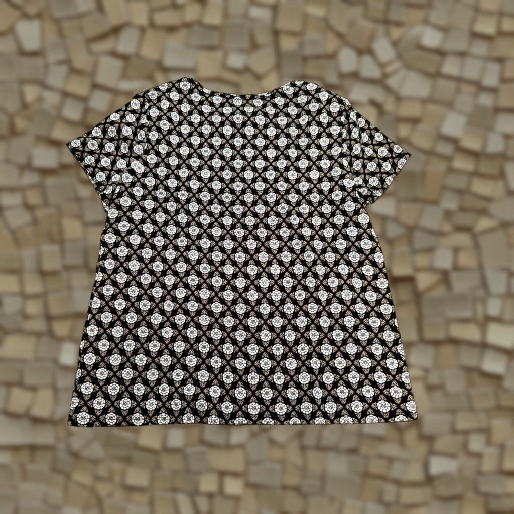 Croft & Barrow VINTAGE Croft & Barrow Shirt Womens XL Black White Allover Print The Classic Tee Size XL / US 12-14 / IT 48-50 - 1 Thumbnail