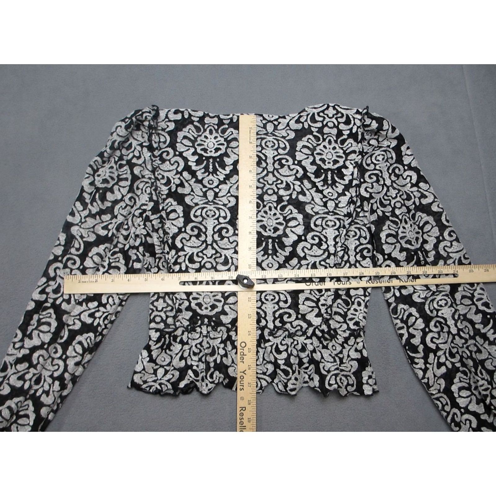 Anthropologie Anthropologie Blouse Top Women Small Black White Floral Cropped Jacquard Peasant Shirt Size S / US 4 / IT 40 - 6 Thumbnail
