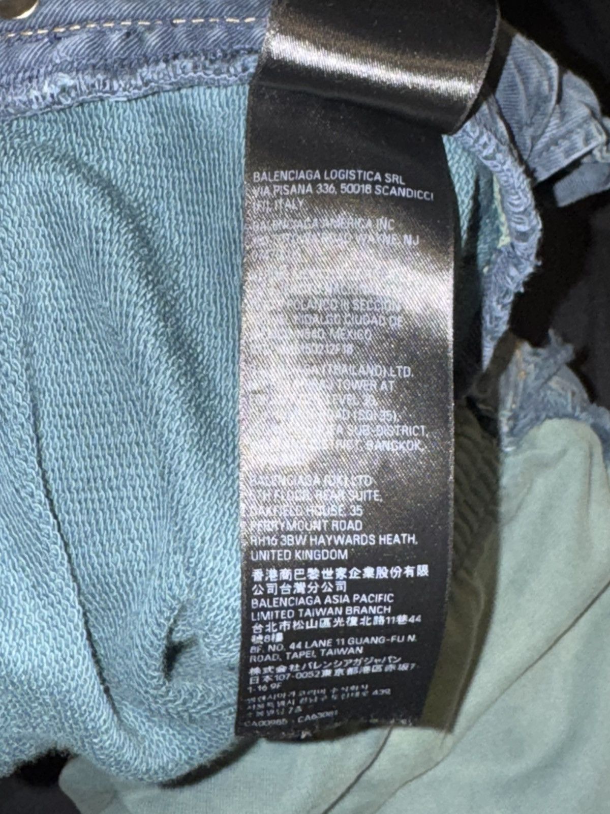 Balenciaga Balenciaga Hybrid Baggy Sweatpant Denim in Blue/Green Large Size US 36 / EU 52 - 13 Thumbnail
