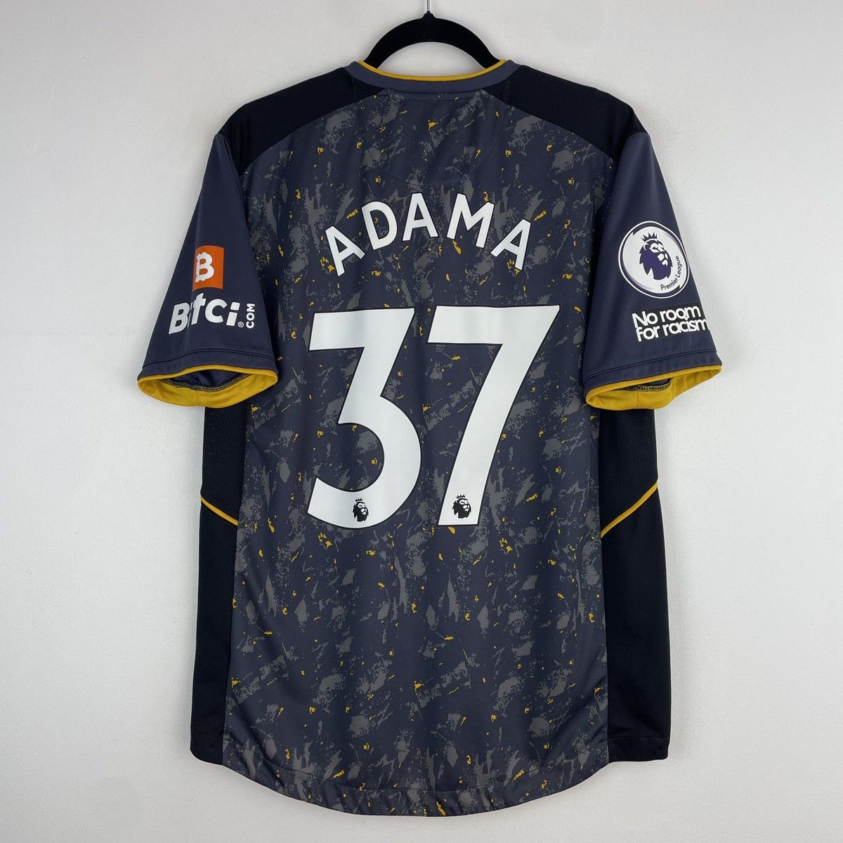 Castore Wolverhampton Adama Traore Away Jersey Shirt 2021/2022 M-L Size US L / EU 52-54 / 3 - 1 Thumbnail