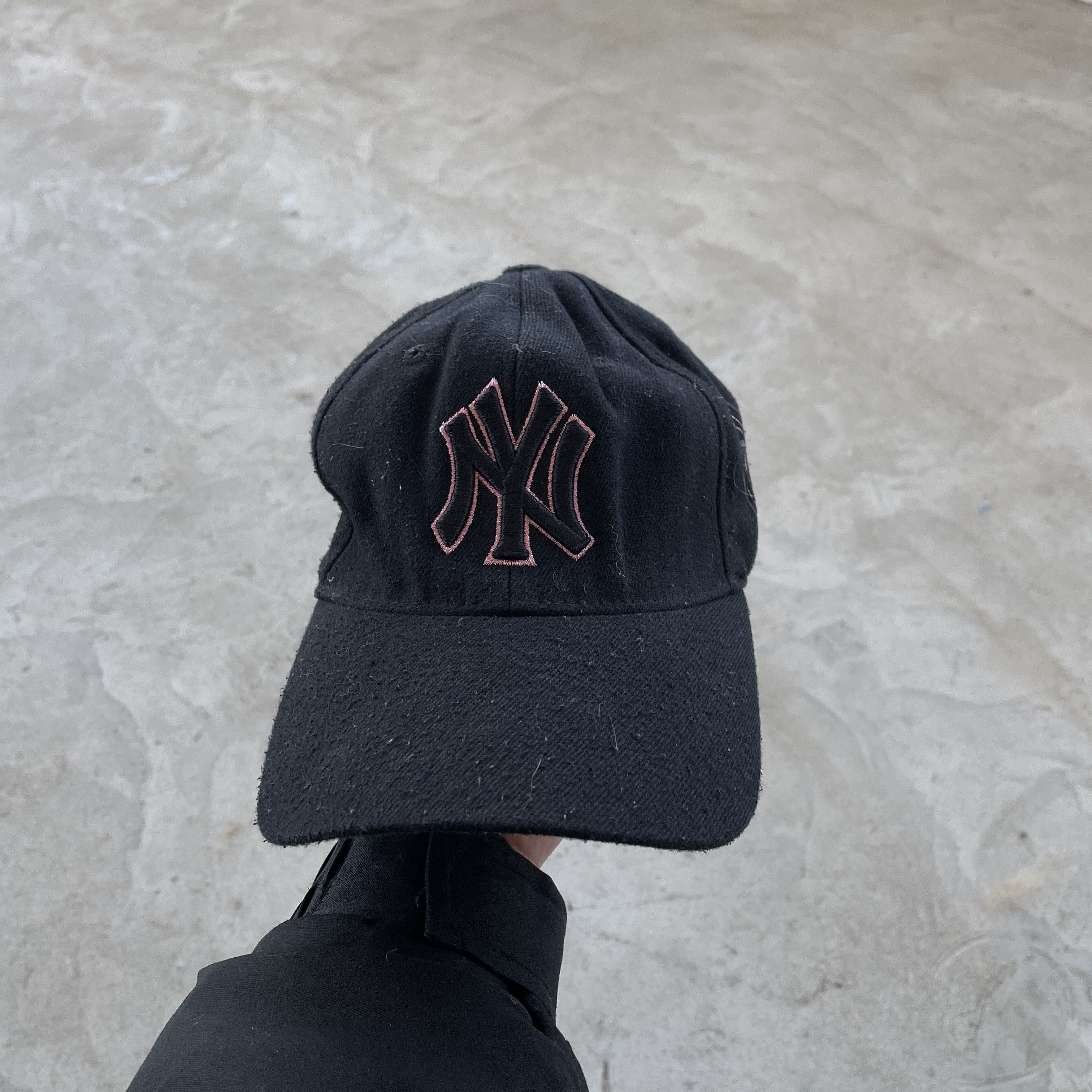 New York Yankees Vintage NY Yankees Black Pink Underbrim Dad Hat Cap MLB 1869 Size ONE SIZE - 2 Thumbnail