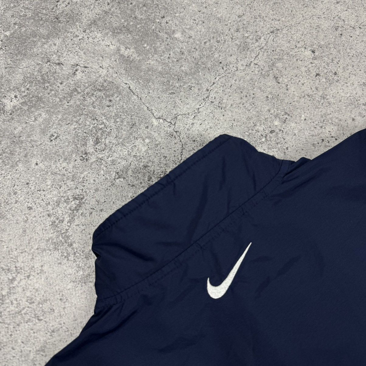 Nike × Vintage Vintage Nike Y2K Track Windbreaker Nylon Jacket Size US L / EU 52-54 / 3 - 8 Thumbnail