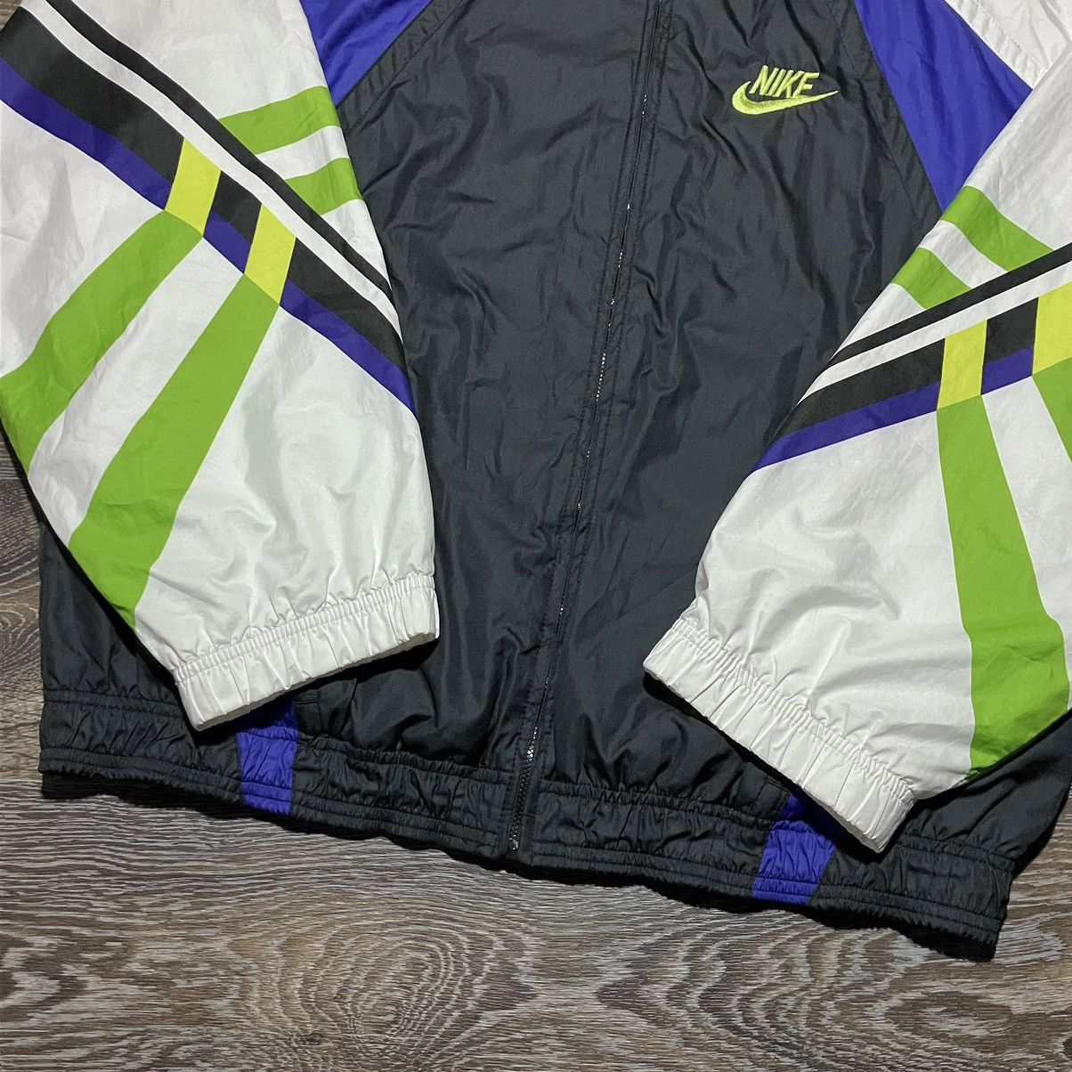 Nike Vintage 90s NIKE Geometry Nylon Oversized Track Jacket Size US L / EU 52-54 / 3 - 4 Thumbnail