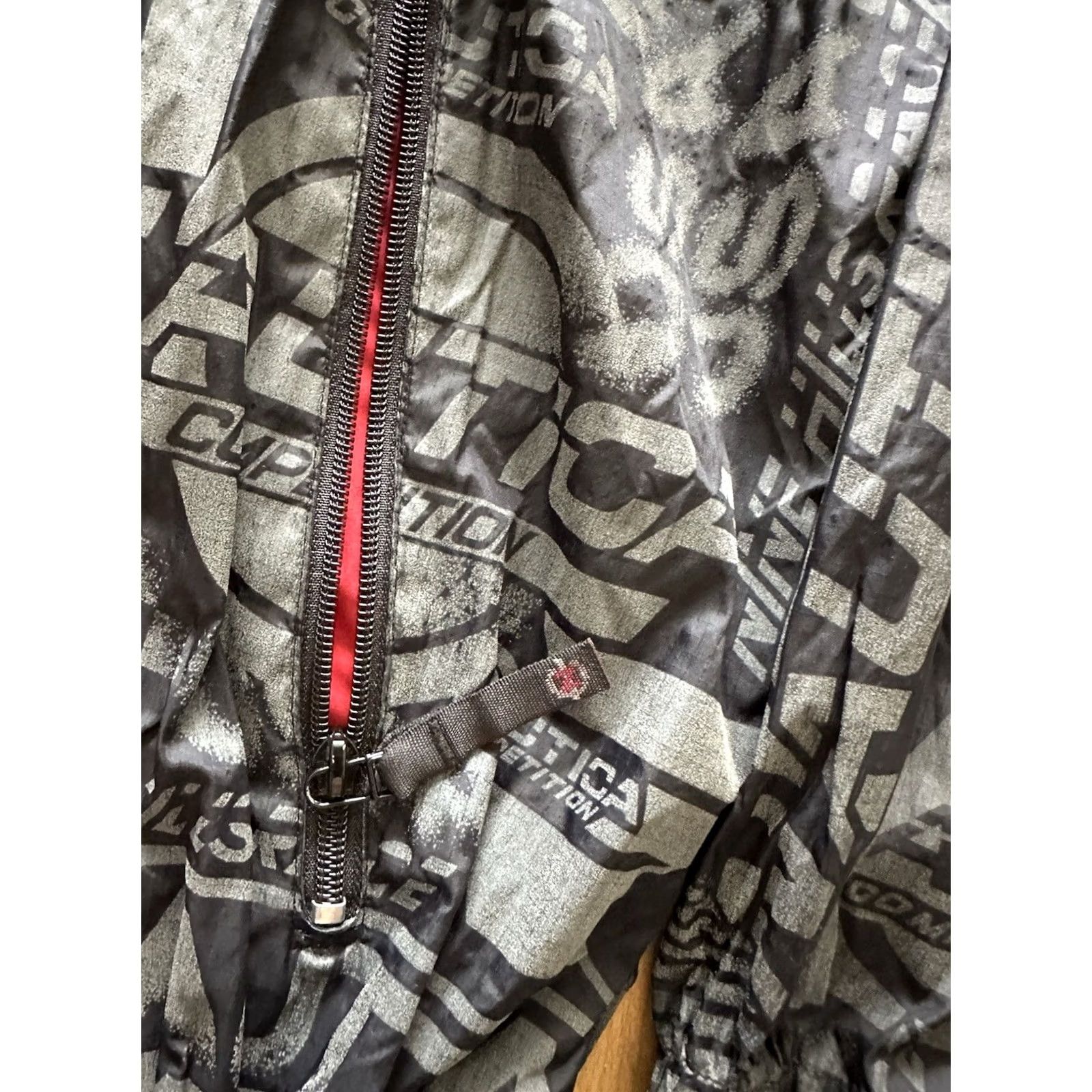 Nautica VINTAGE Nautica Windbreaker Gray Jacket L 90s Competition Sail Competition Nylon Zip Full Zip Pockets Reversible Lightweight 3M Outdoors Mens Size US L / EU 52-54 / 3 - 5 Thumbnail