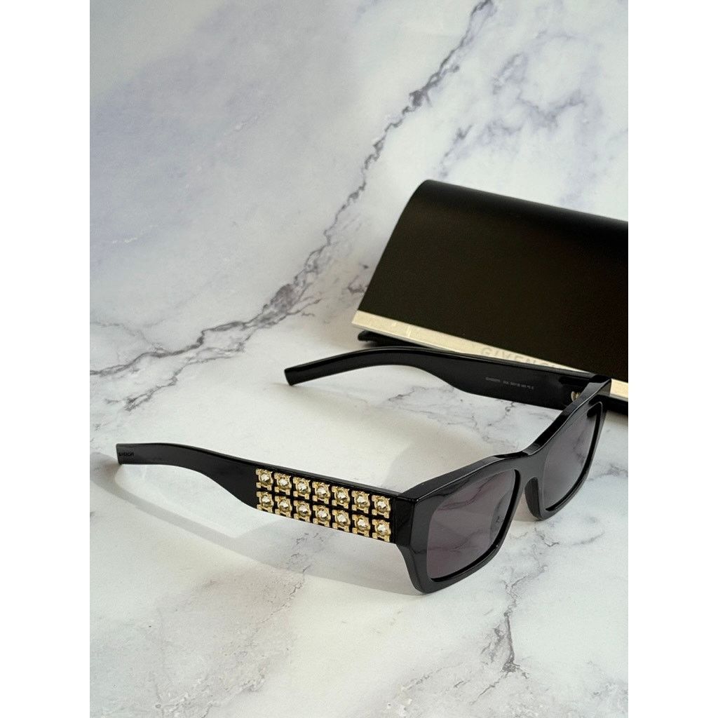 Givenchy NEW Givenchy GV40077I Cat Eye Black Crystal Sunglasses $700 Size ONE SIZE - 4 Thumbnail