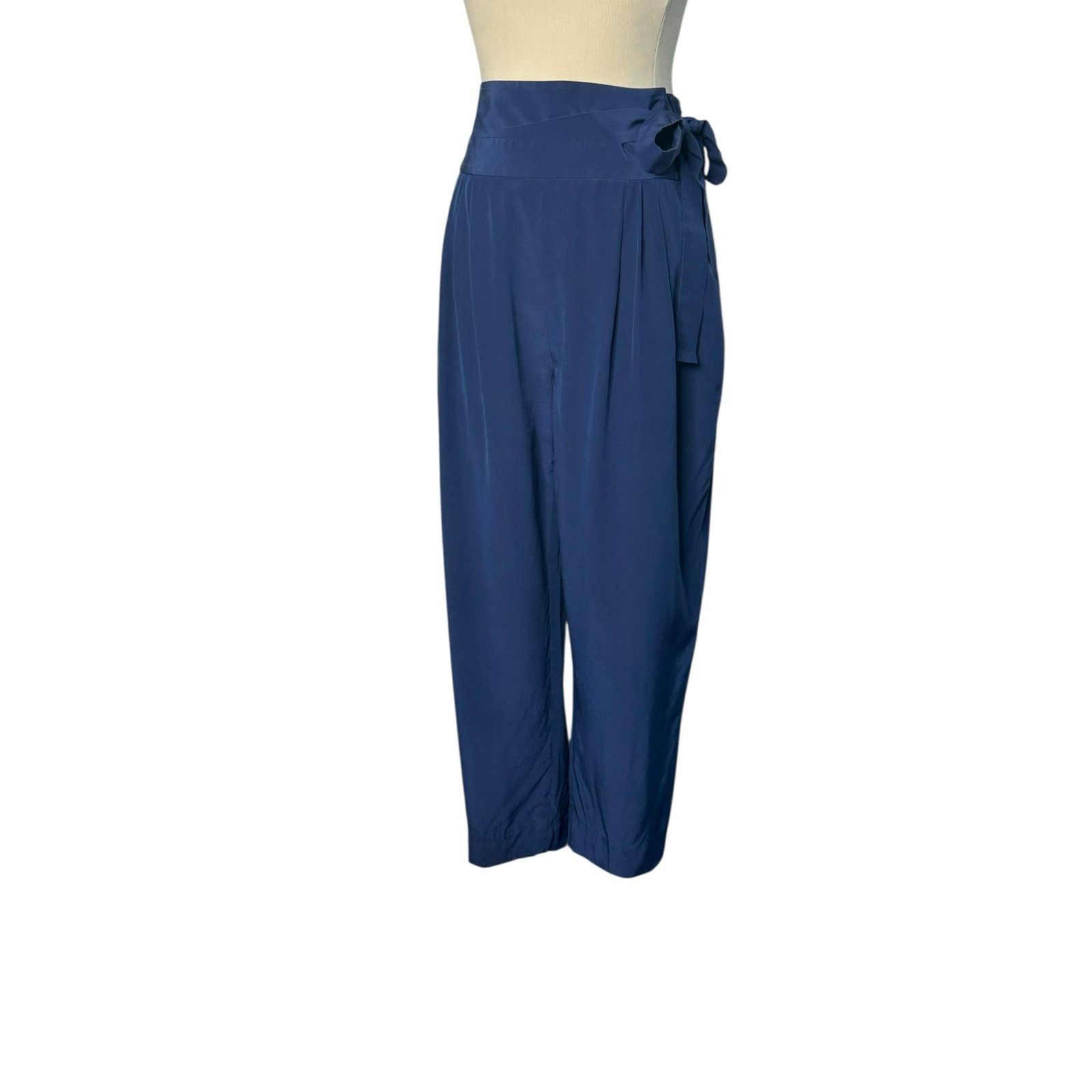 Diane Von Furstenbert Keaka navy crop pleated pants size 6