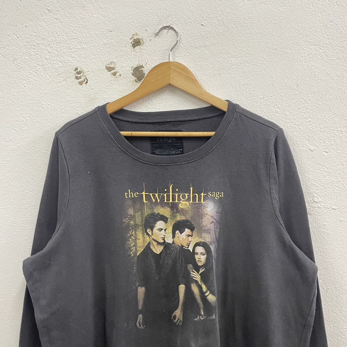 Vintage 🔥Vintage Y2K The Twilight Saga Fantasy Movie Sweatshirts Size US L / EU 52-54 / 3 - 3 Thumbnail