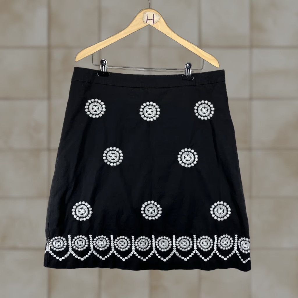 Vintage VINTAGE Sweet Salt Skirt A-Line Womens XL Black White Floral Embroidered Knee Length Lined Zipper Cotton Polyester Casual 90s Bohemian Gothic Rock Size 40" / US 18 - 1 Thumbnail
