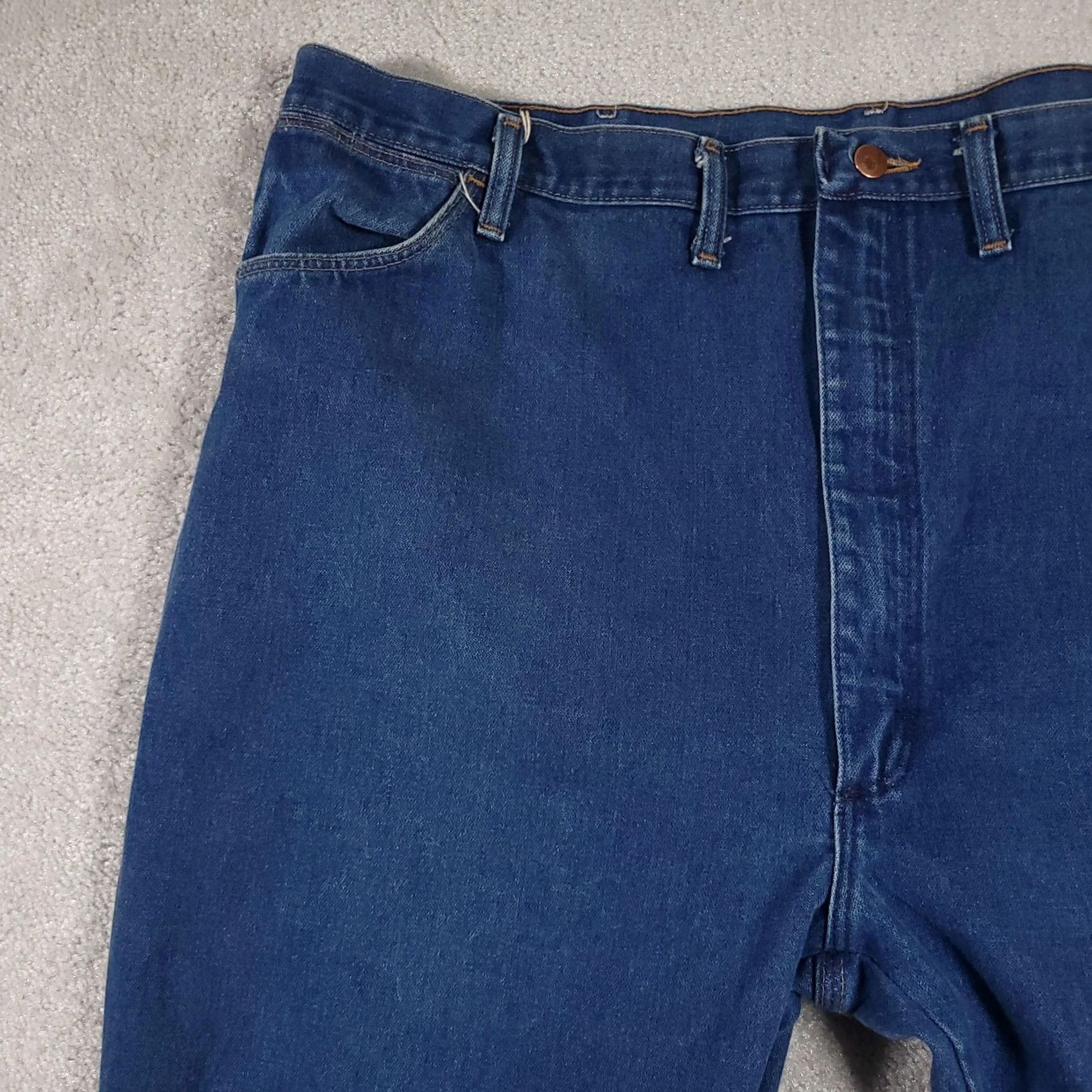 Wrangler VINTAGE Wrangler Jeans Mens 46x30 Blue Relaxed Fit Classic Five Pocket Denim Pants USA Wrangler Cowboy Cut 936DEN Mens Jeans Size US 30 / EU 46 - 4 Thumbnail